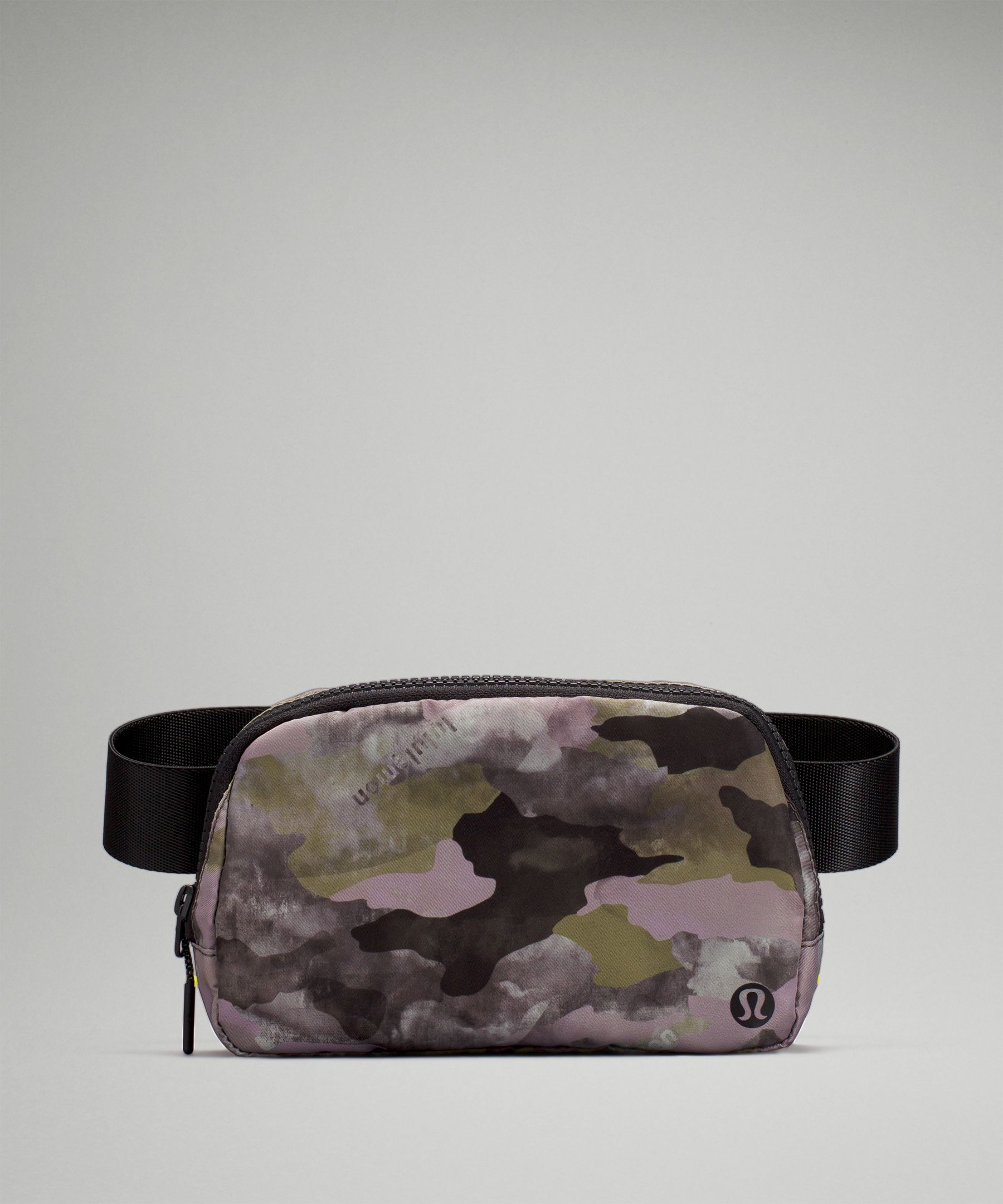  Lululemon Everywhere Belt Bag, 1L (Heritage Camo Jacquard Max Dark  Olive Sargent Green) : Clothing, Shoes & Jewelry