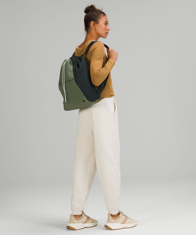 Dual Function Backpack to Tote Bag 18L | バッグ | Lululemon JP
