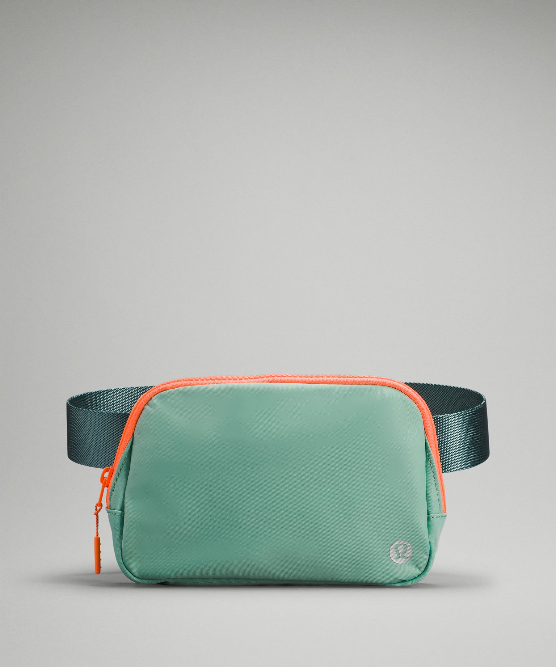 Lululemon Everywhere Belt Bag In Arctic Green/tidewater Teal