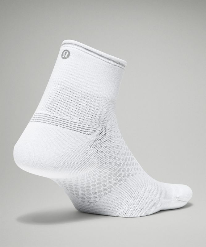 Women's MacroPillow Ankle Running Sock *Medium Cushioning