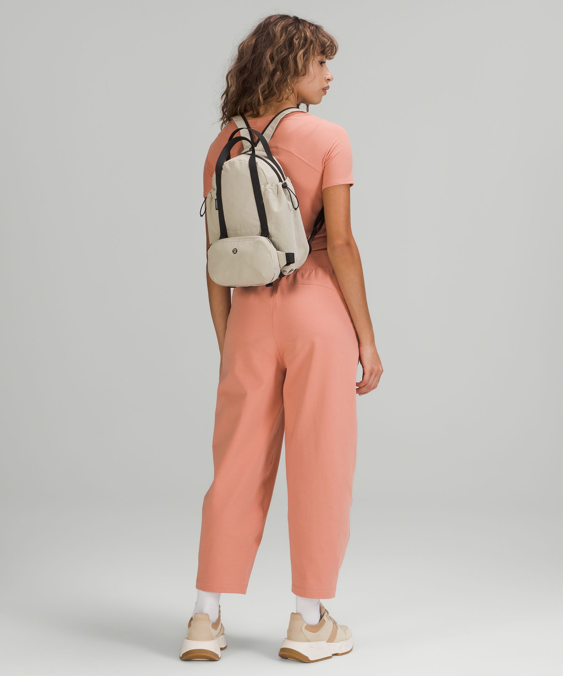 Lululemon pack and go mulit wear popular bag