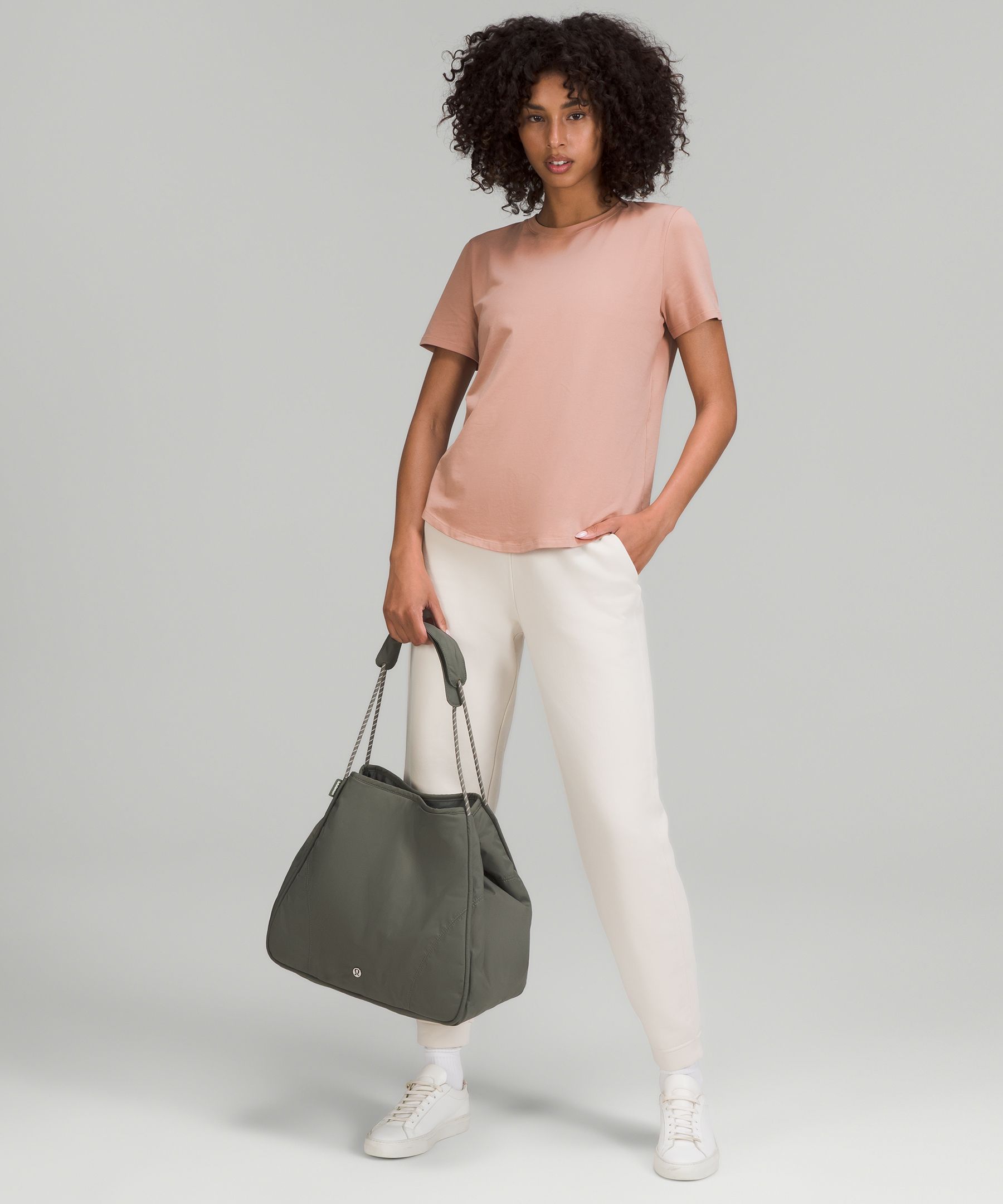 Lululemon large tote online bag