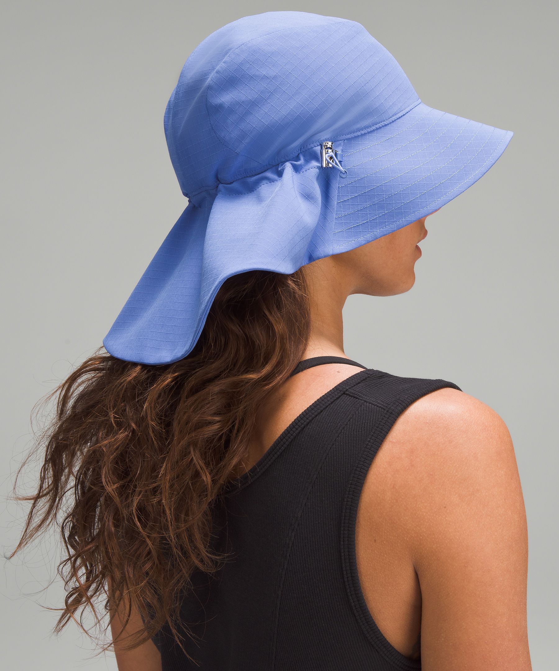 Lululemon Women's Cinchable Wide Brim Bucket Hat. 3