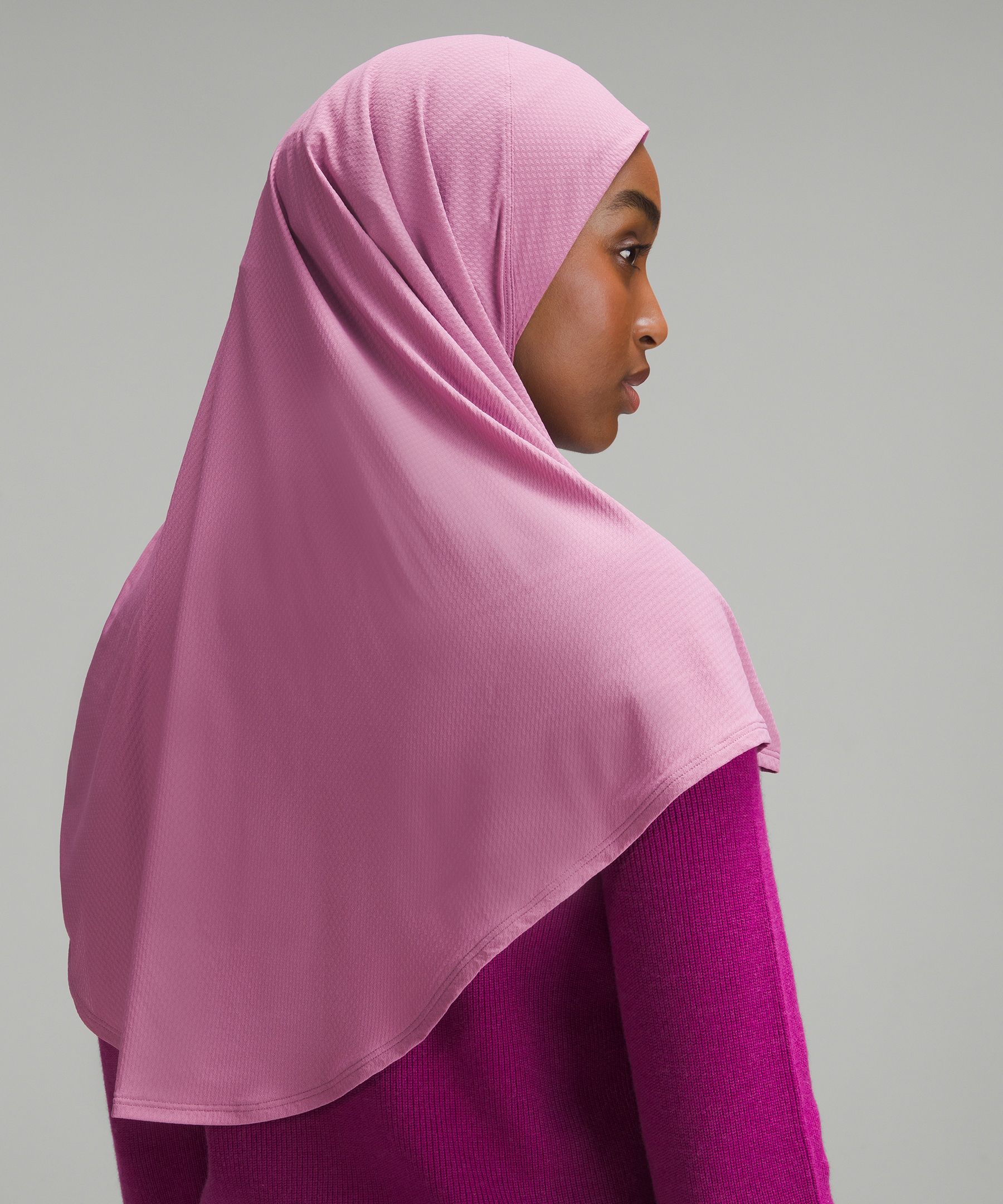 Lululemon Women's Pull-On-Style Hijab. 4