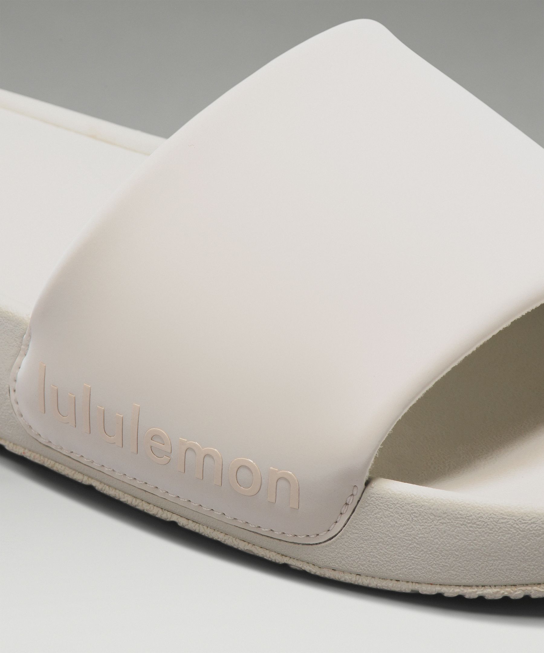 Lululemon Restfeel  Slide
