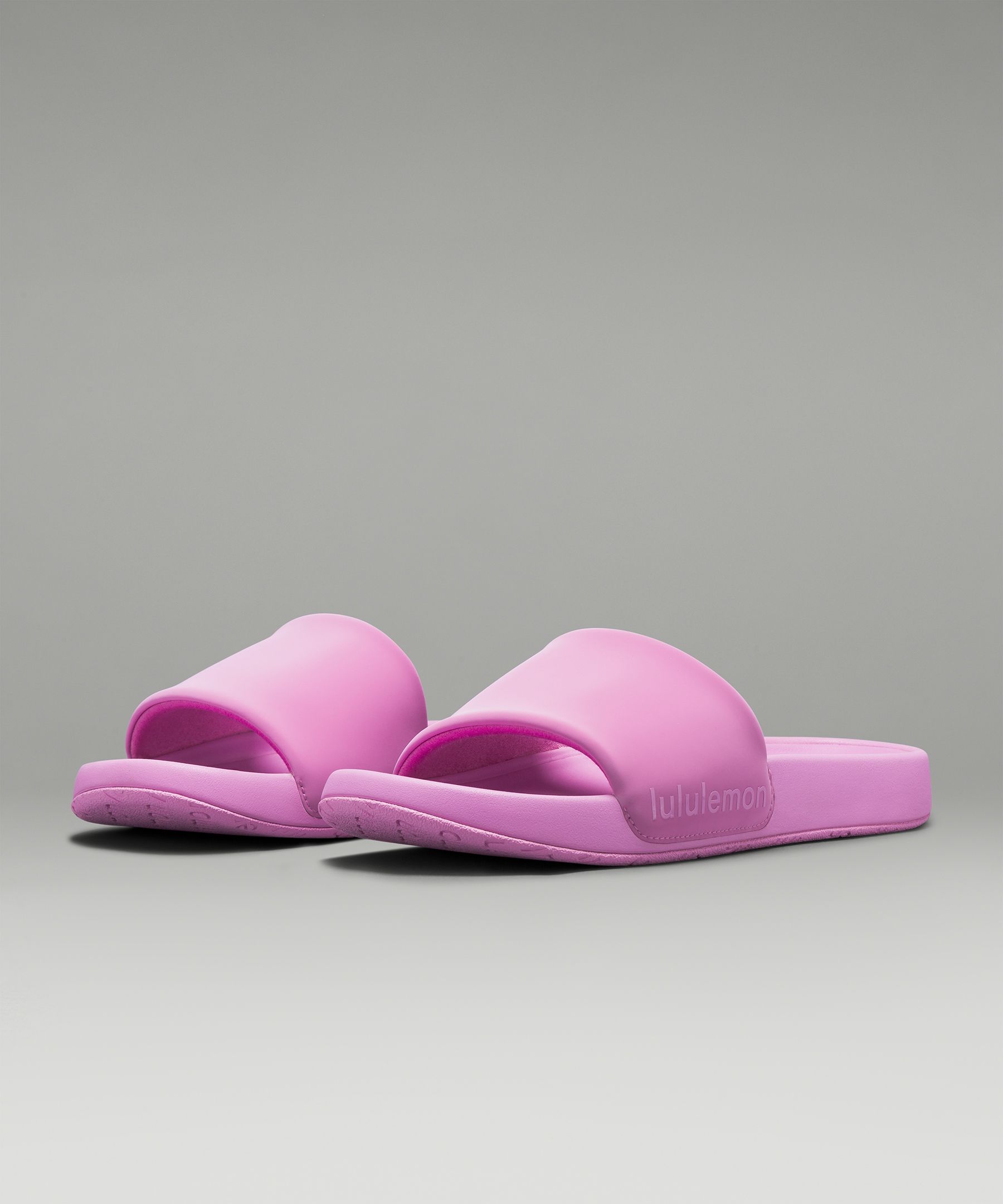 Womens Sandals & Slides.