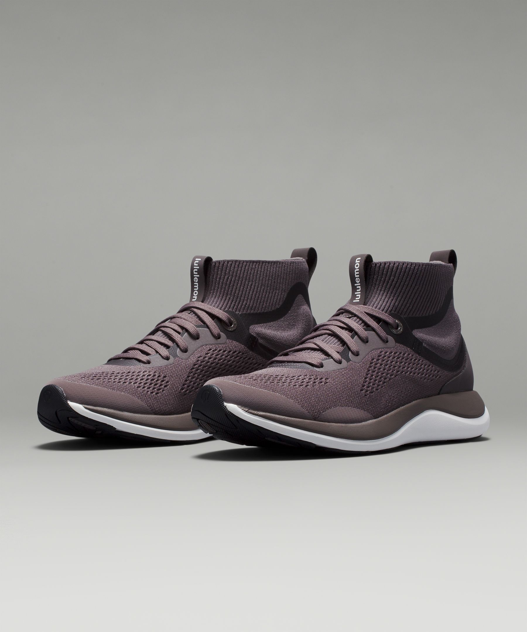 high top cross training shoes