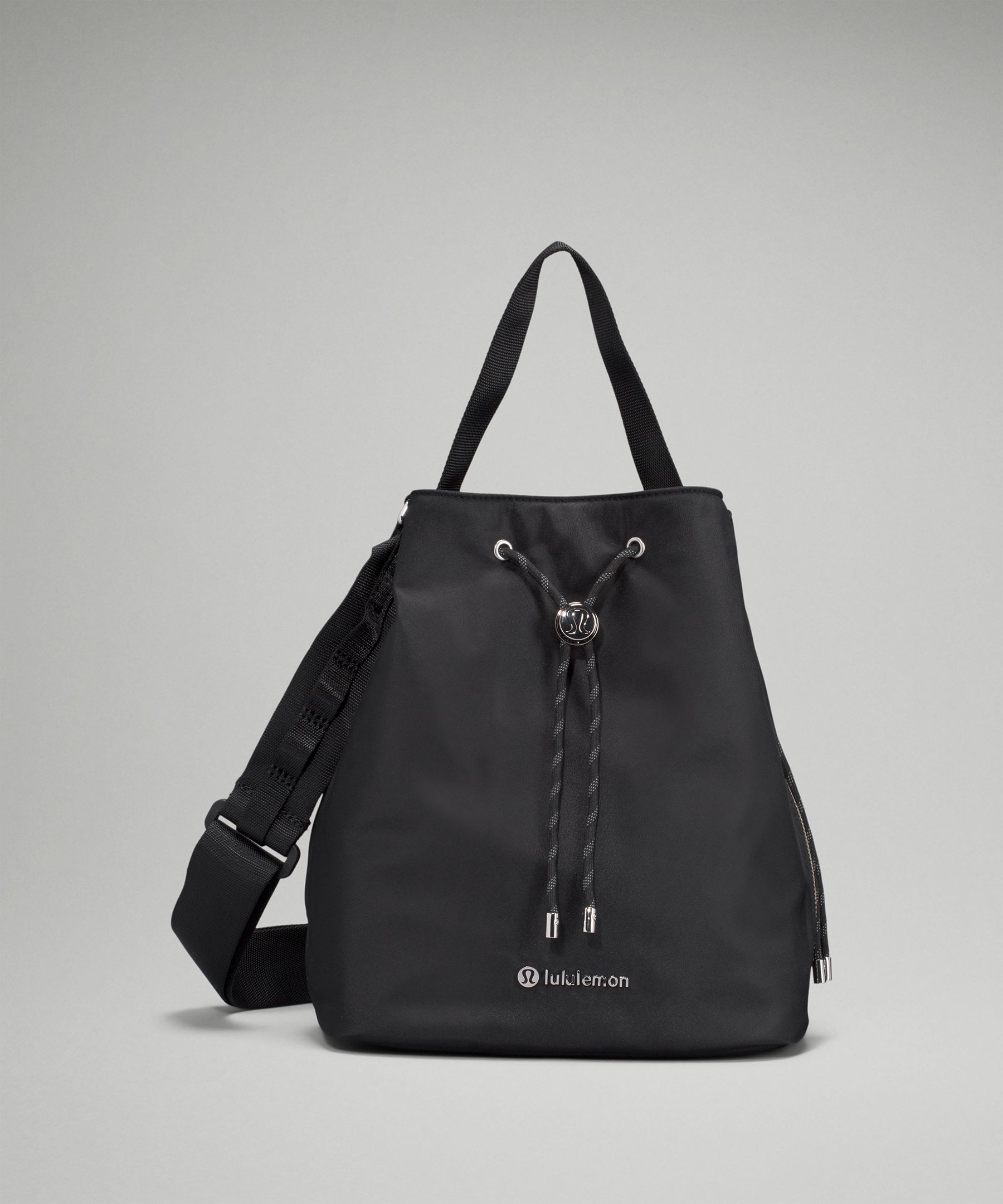 Black crossbody bucket outlet bag