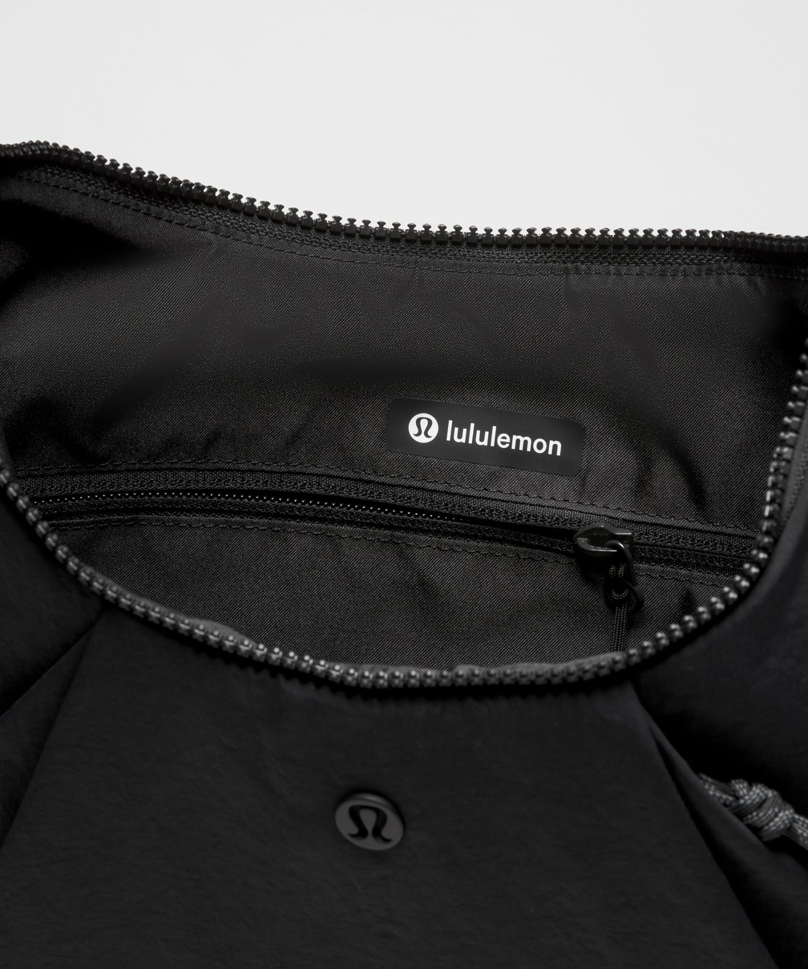 Сумка на плечо Lululemon Pleated объёмом 10 л — фото 4