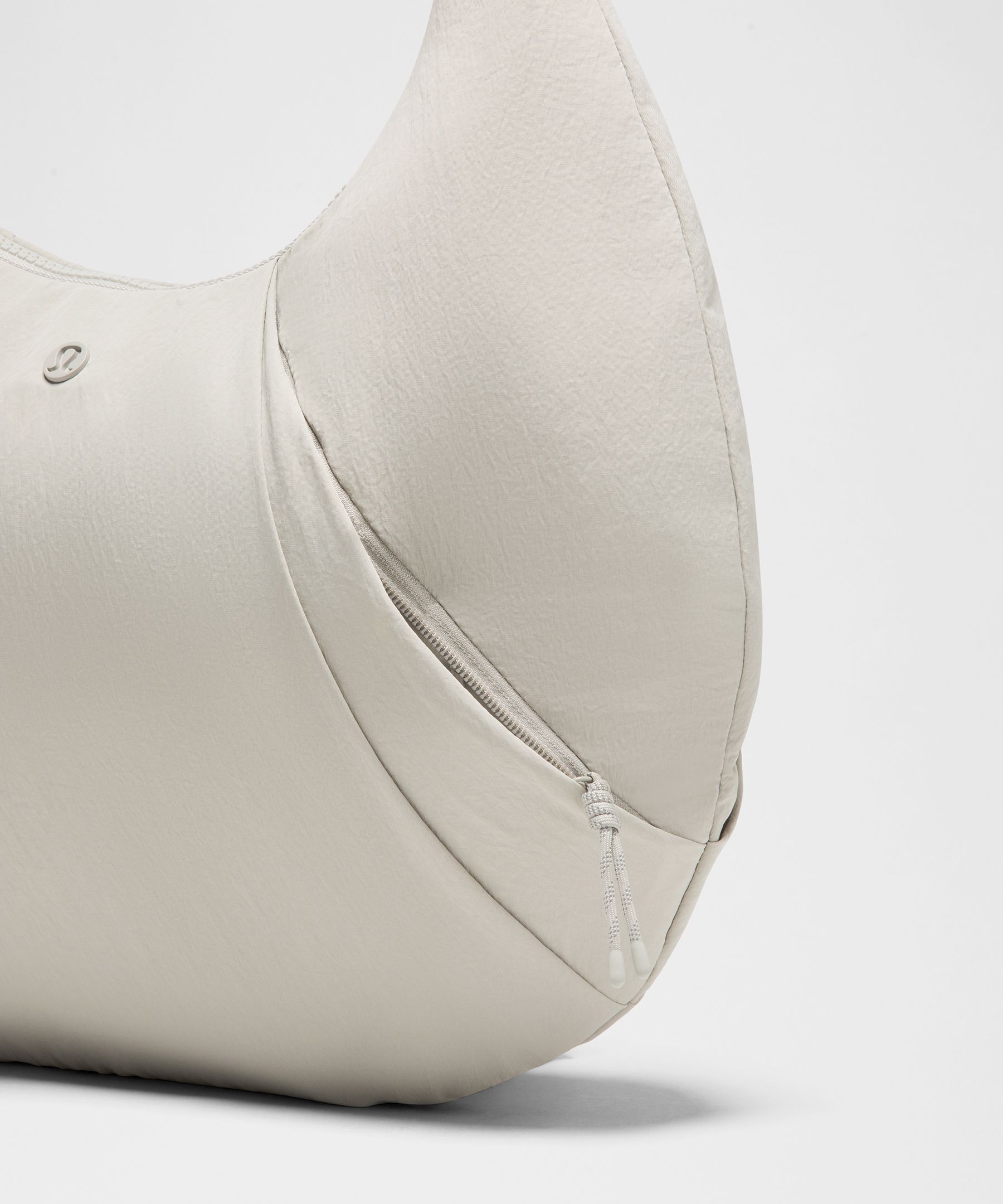 Pleated Shoulder Bag 10L