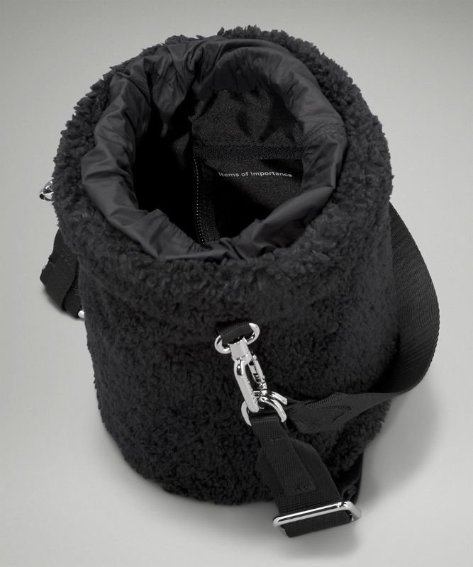 New Year Crossbody Fleece Bucket Bag 2.5L