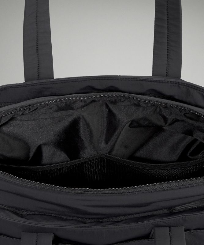 Throwback Triple-Zip Duffle Bag 25L | Lululemon UK