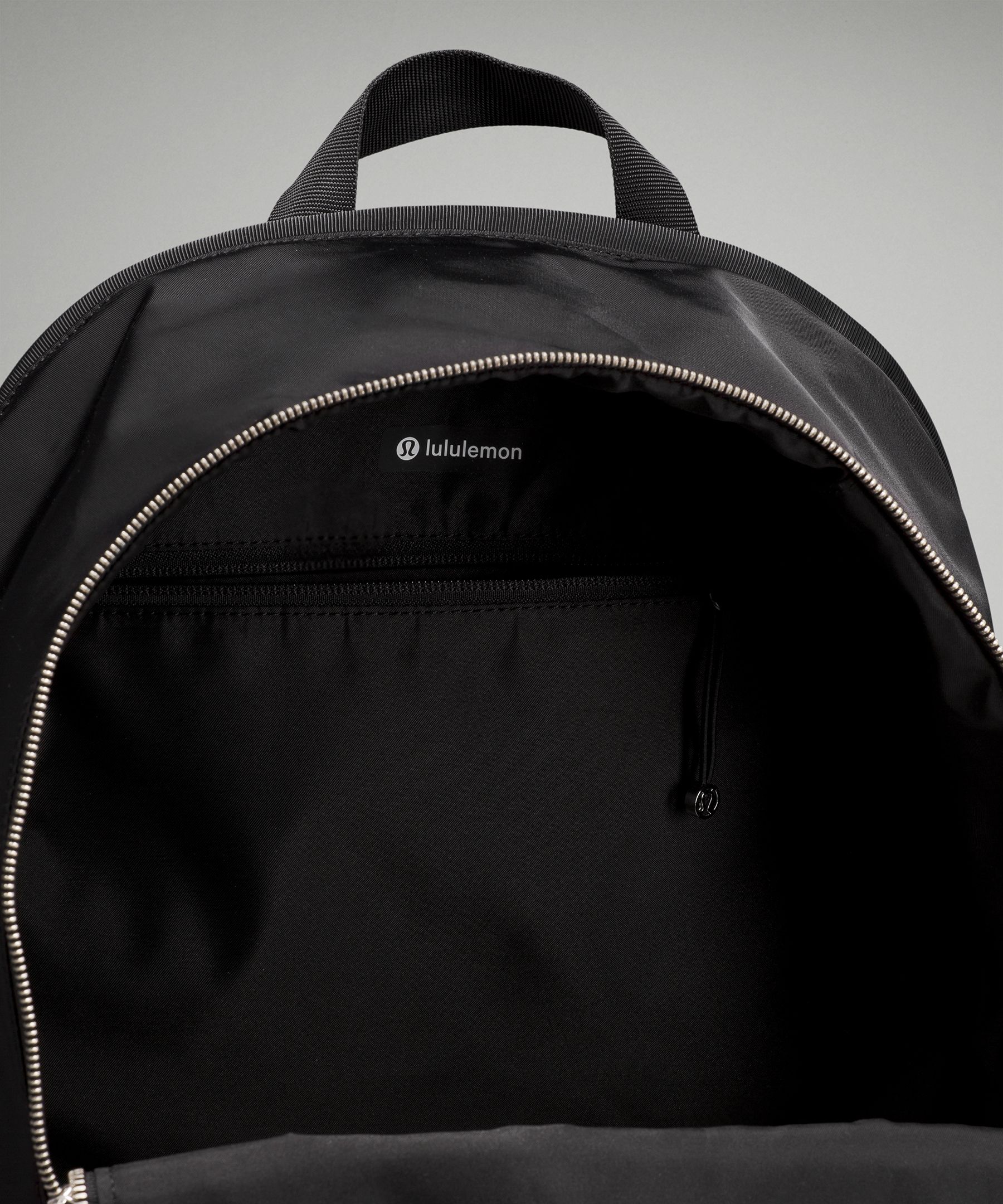 City Adventurer バックパック 20L | バッグ | Lululemon JP