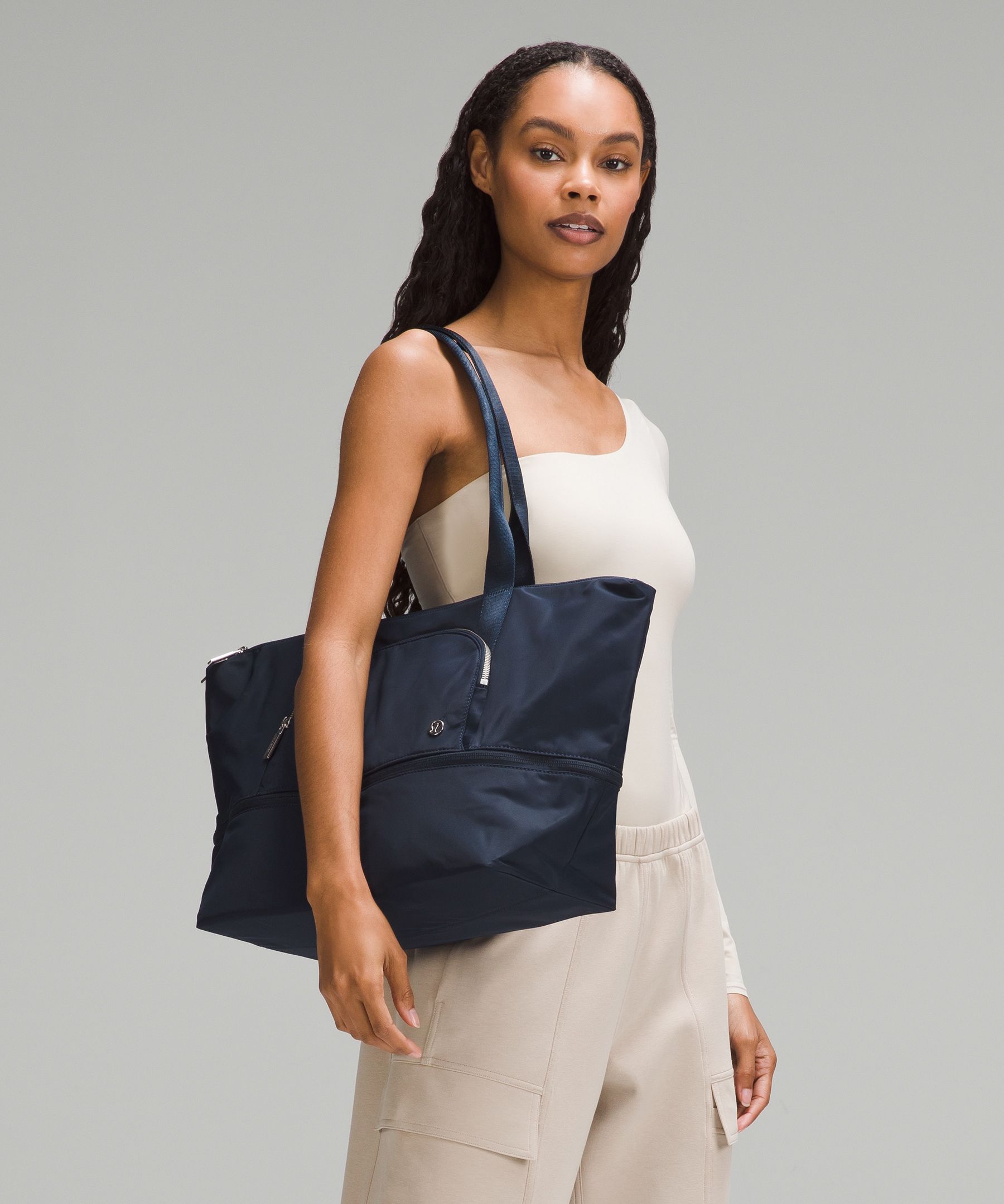 City Adventurer Tote Bag 27L, Bags