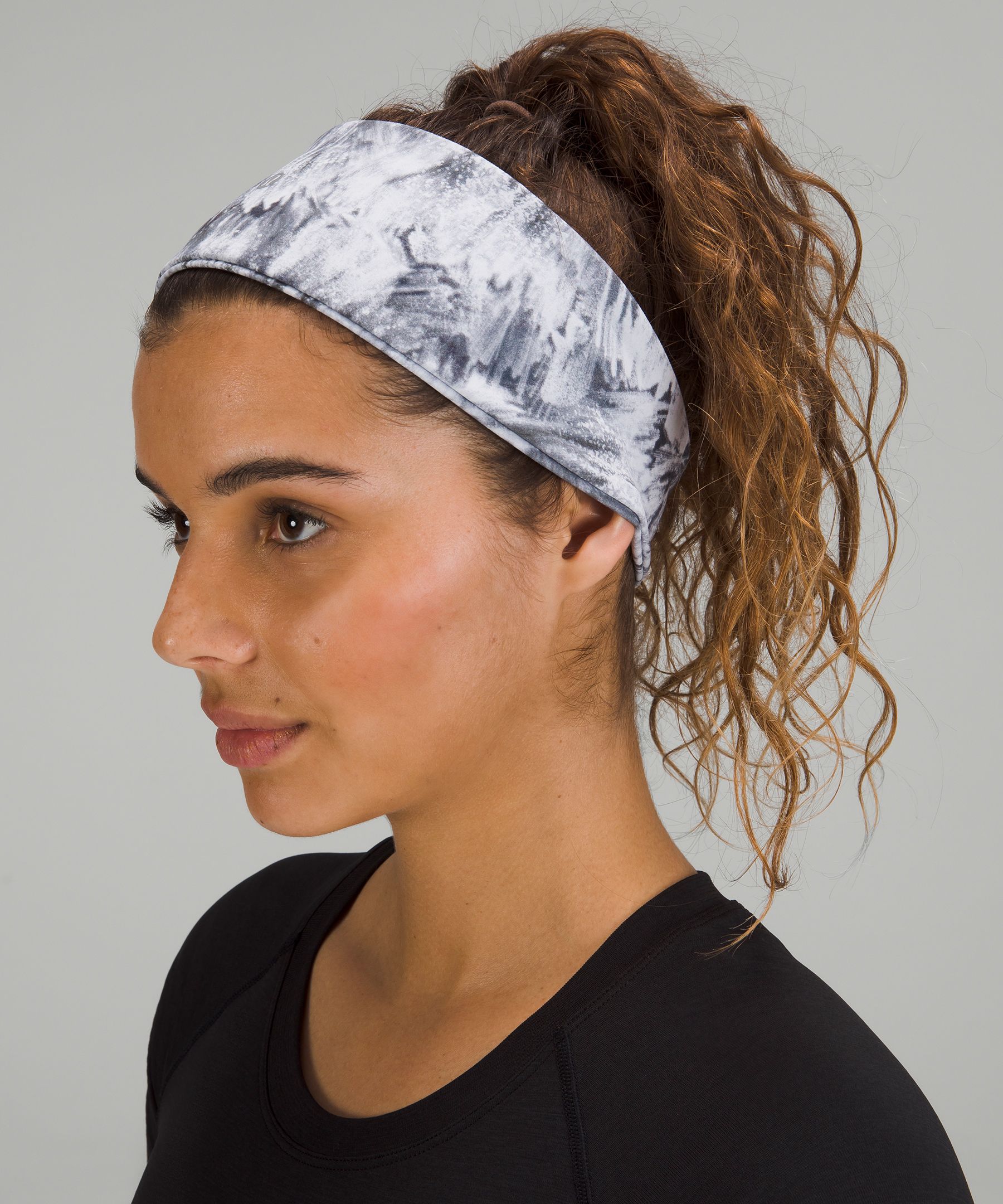 Lululemon Women's Wunder Train Headband. 3