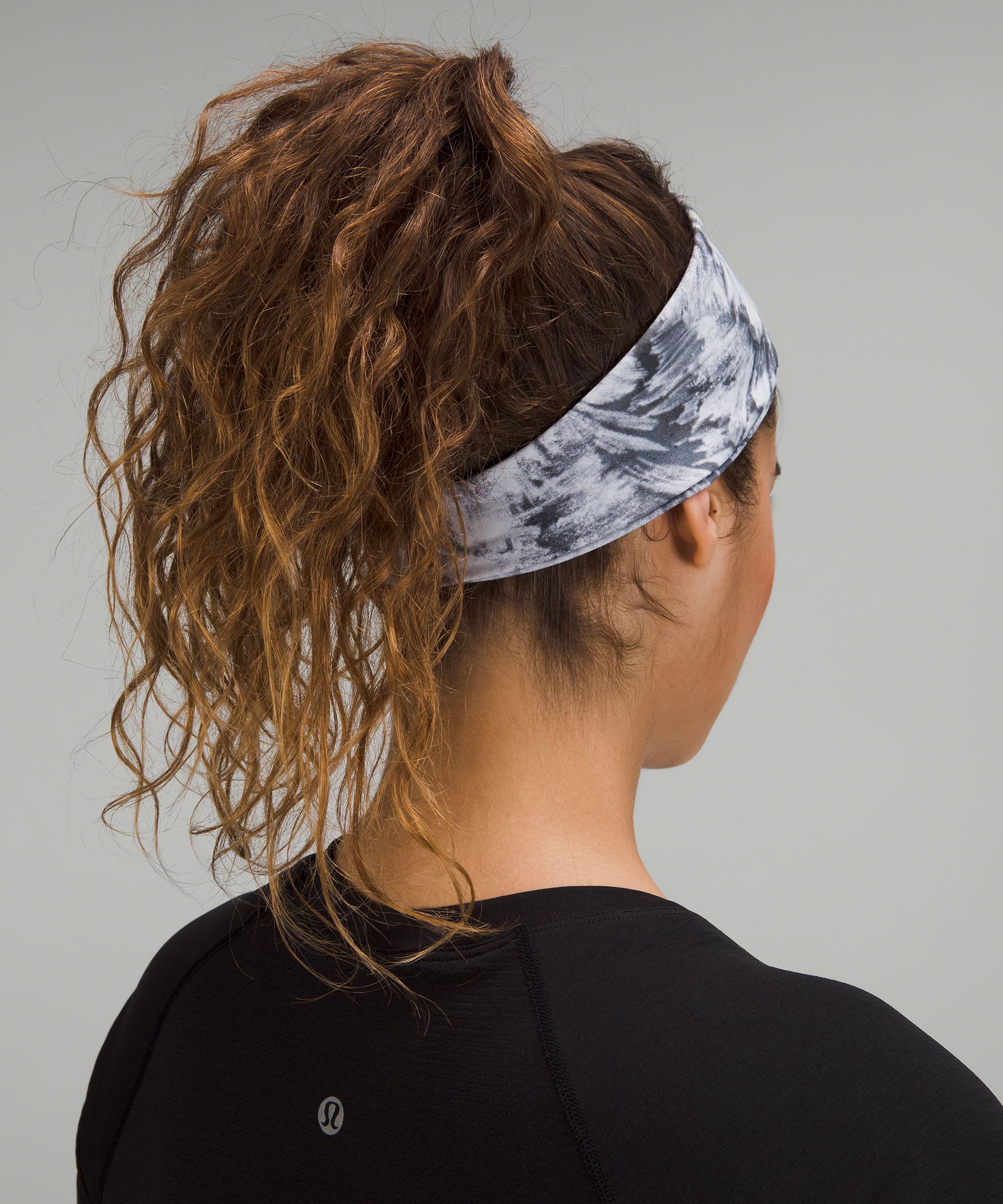 Lululemon Women's Wunder Train Headband. 4