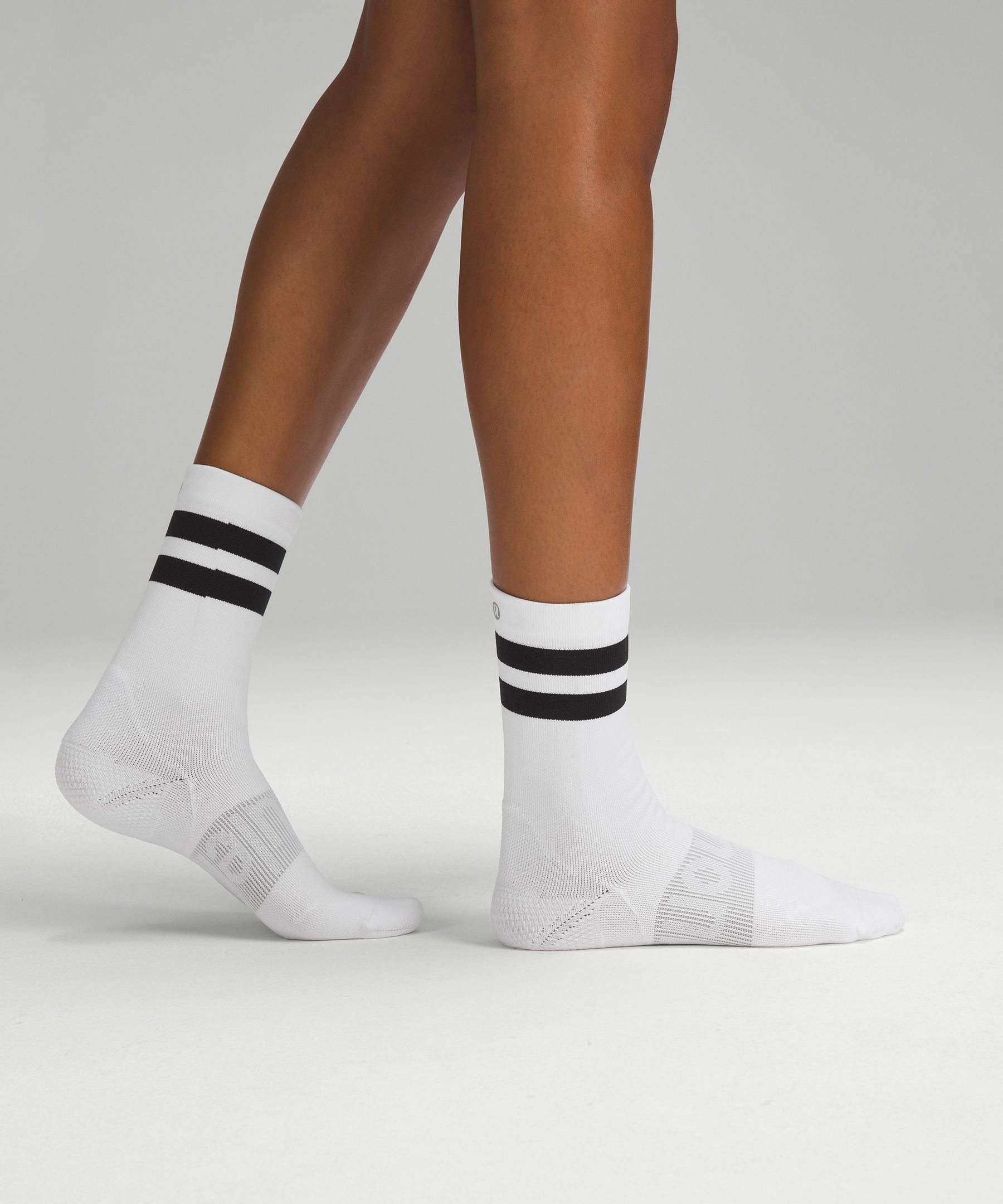 5 reasons to buy/not to buy the Lululemon Power Stride Crew Socks