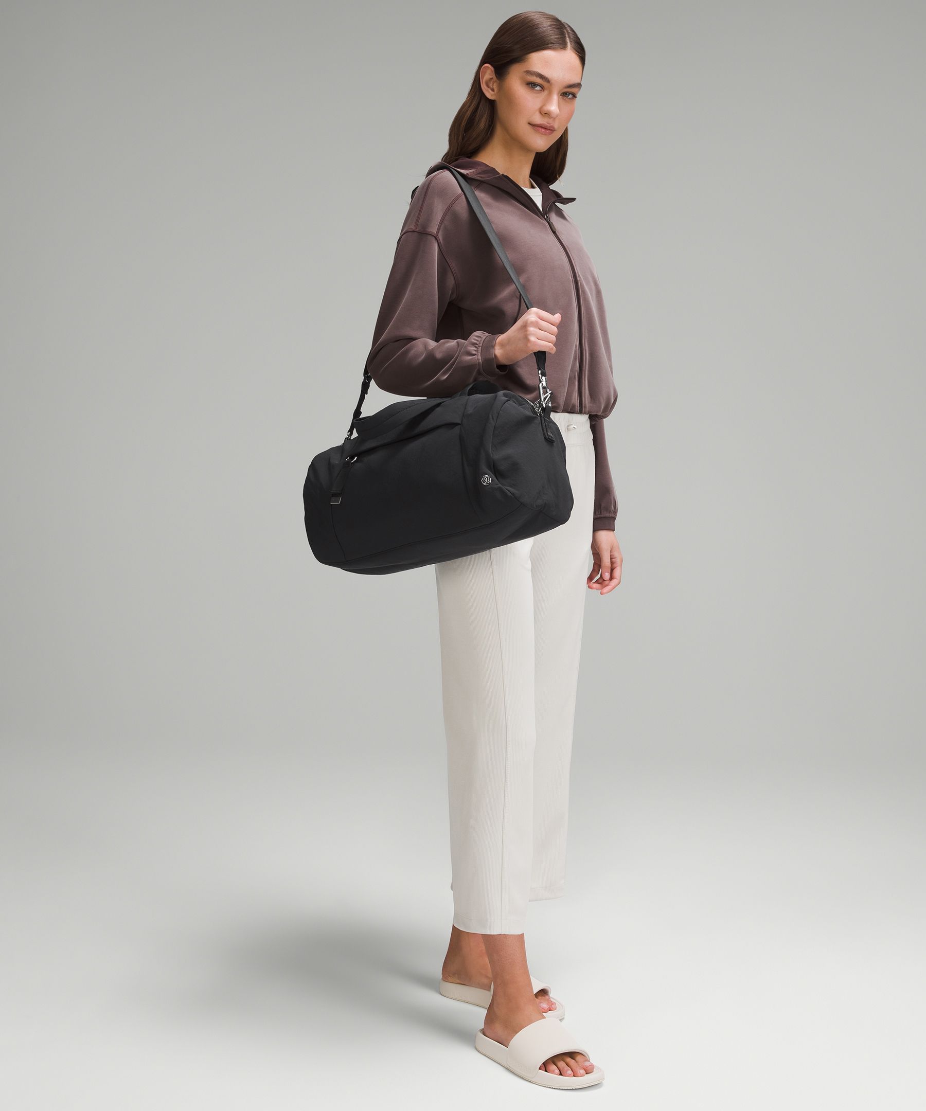 Lululemon small duffle bag online