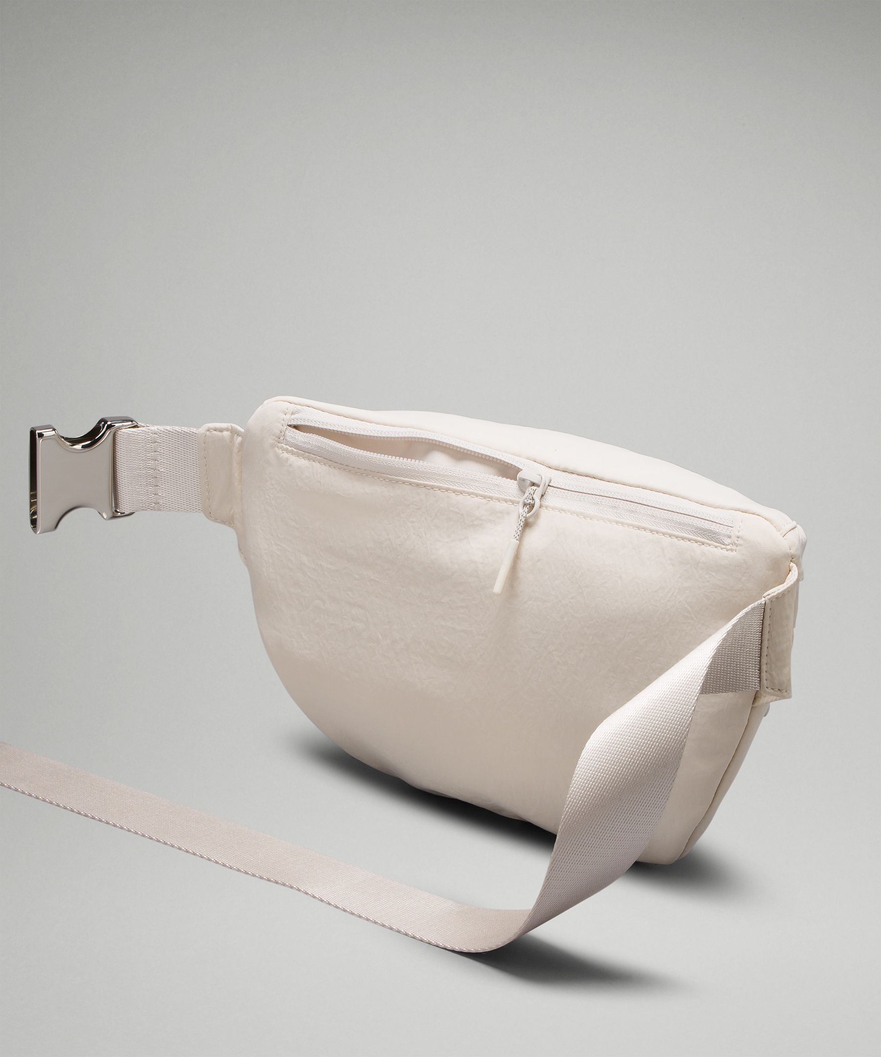 White fanny outlet pack near me