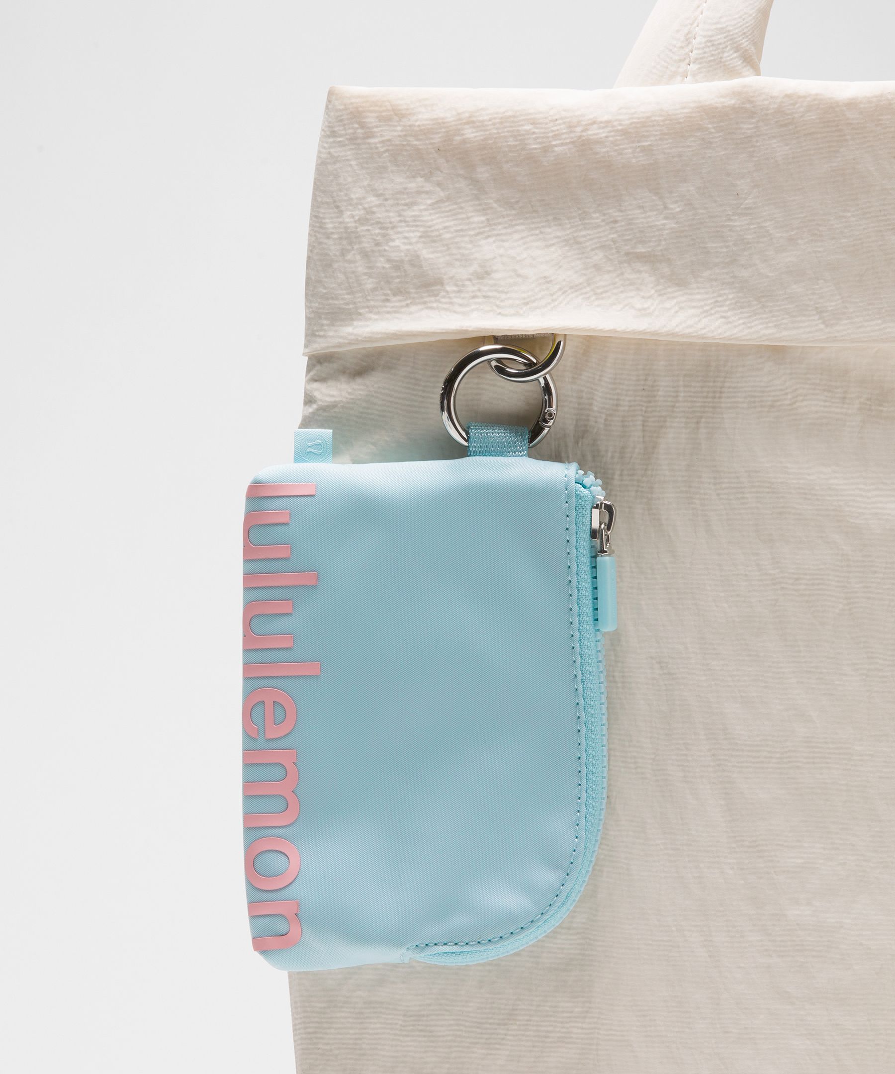 Clippable Card Pouch