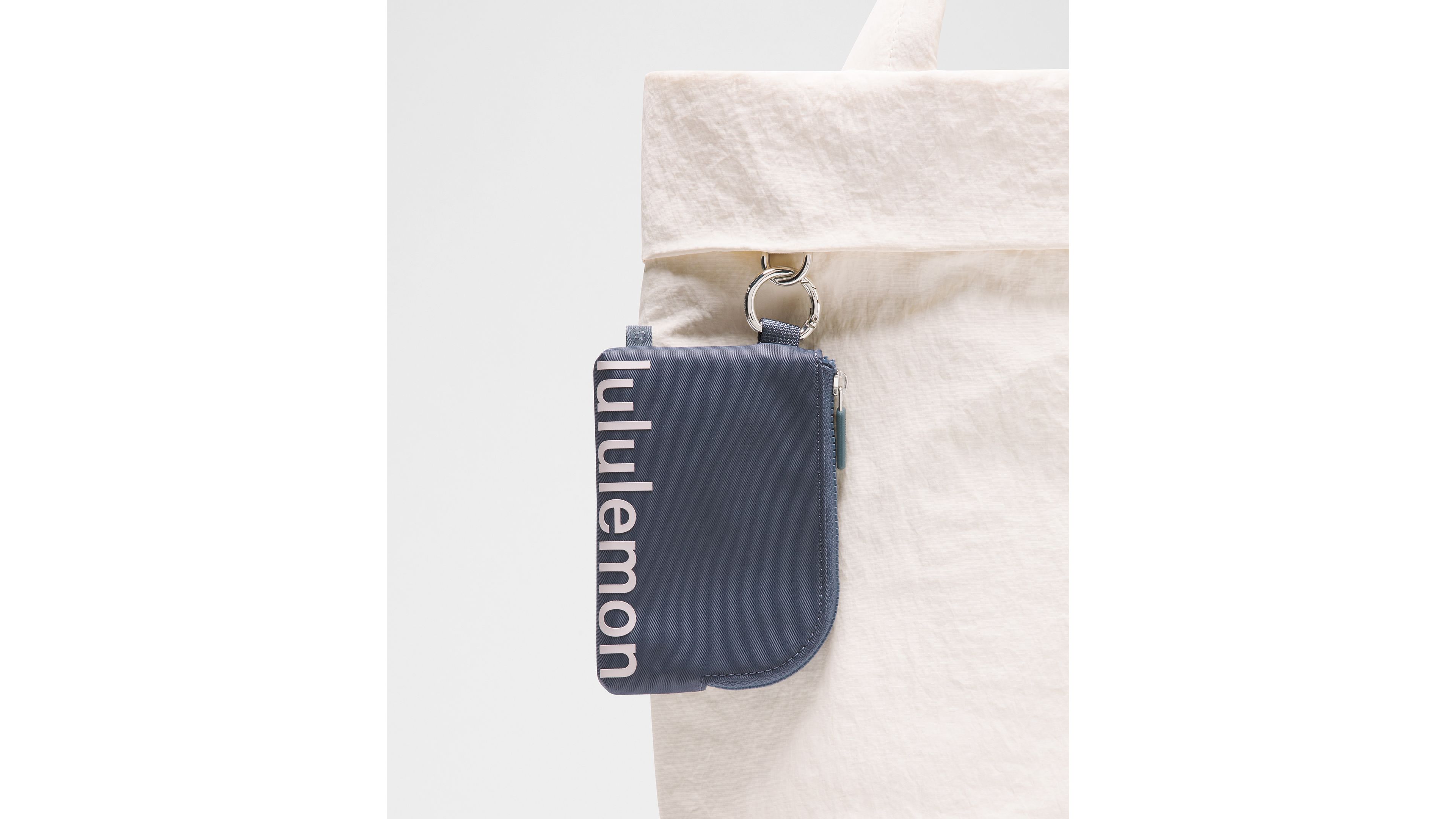 Clippable Card Pouch