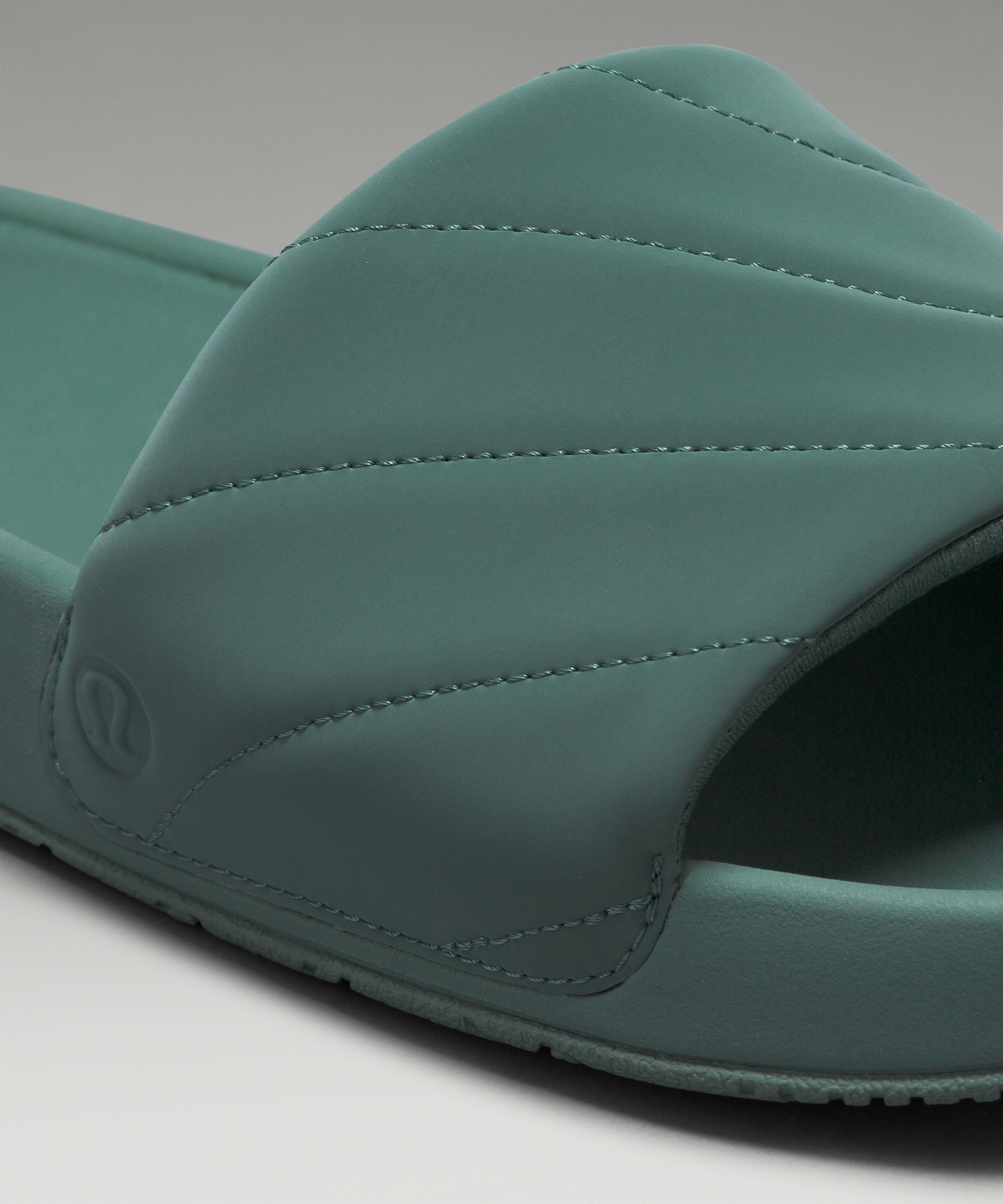 Lululemon Restfeel Women's Slide *Quilted. 7