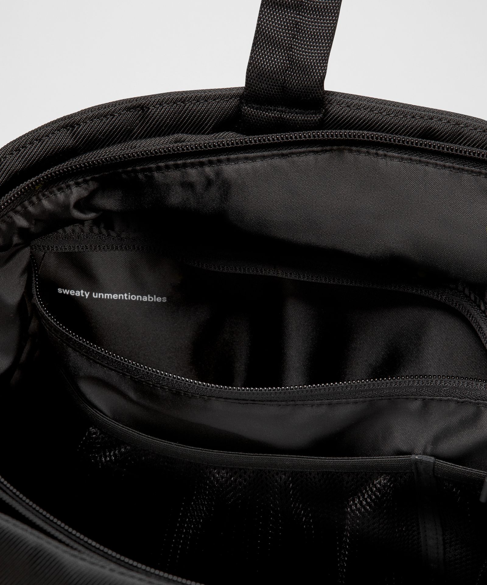 Сумка Lululemon City Essentials объёмом 25 л — фото 5
