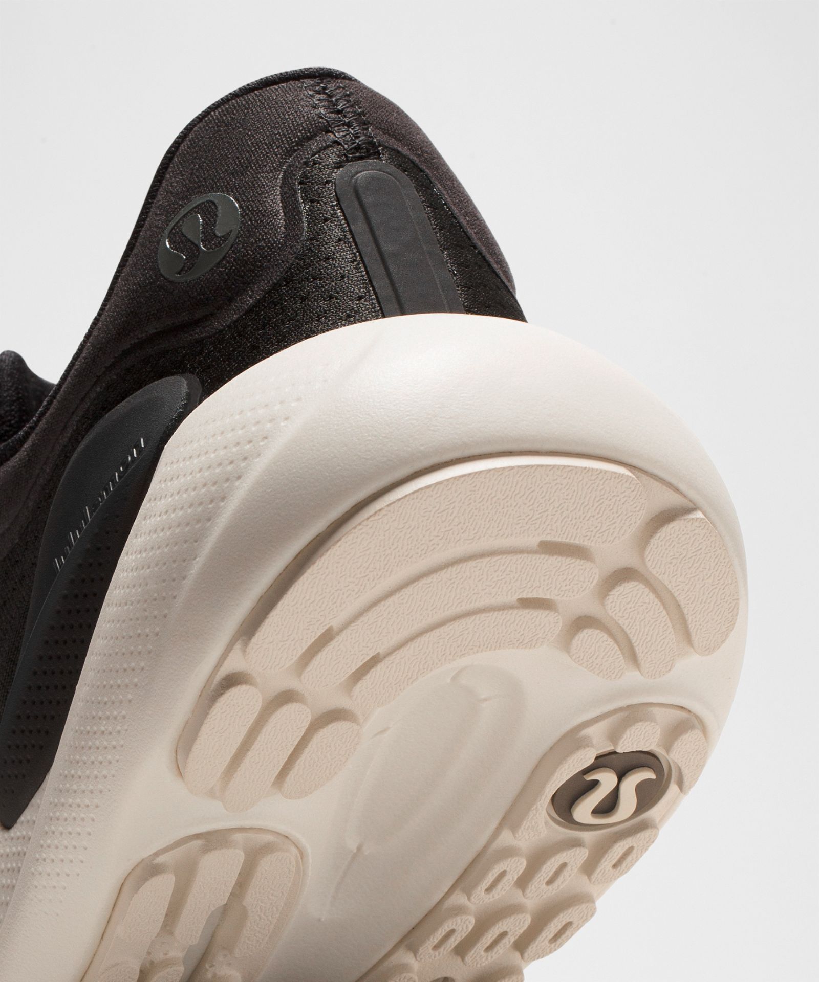 Lululemon Women's Beyondfeel Running Shoe — фото 8