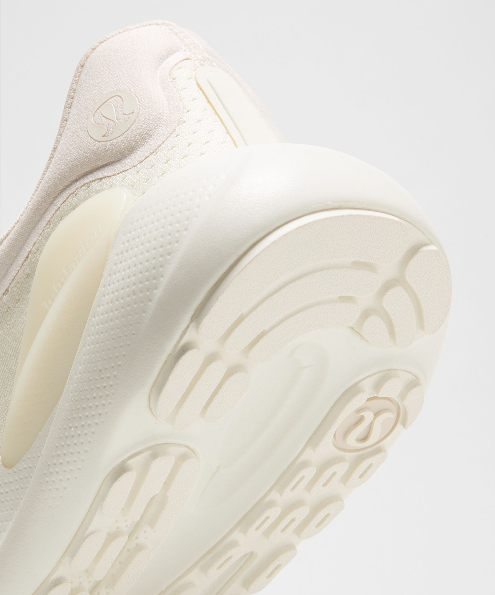 Lululemon Women's Beyondfeel Running Shoe — фото 9