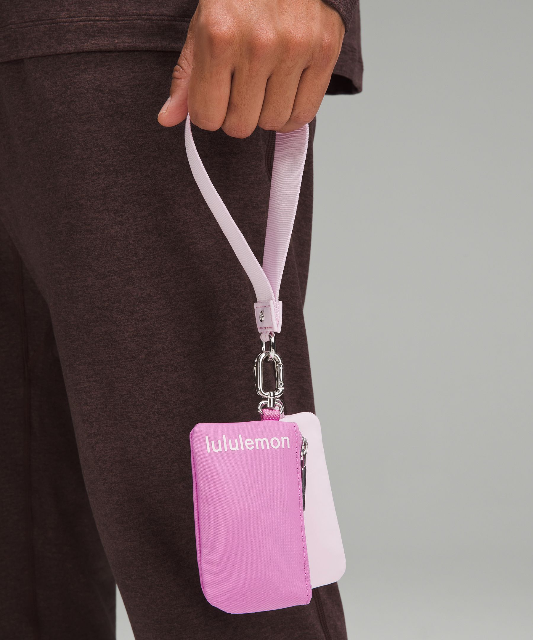lululemon dual pouch wristlet  Handbag essentials, Girly accessories, Cute  car accessories