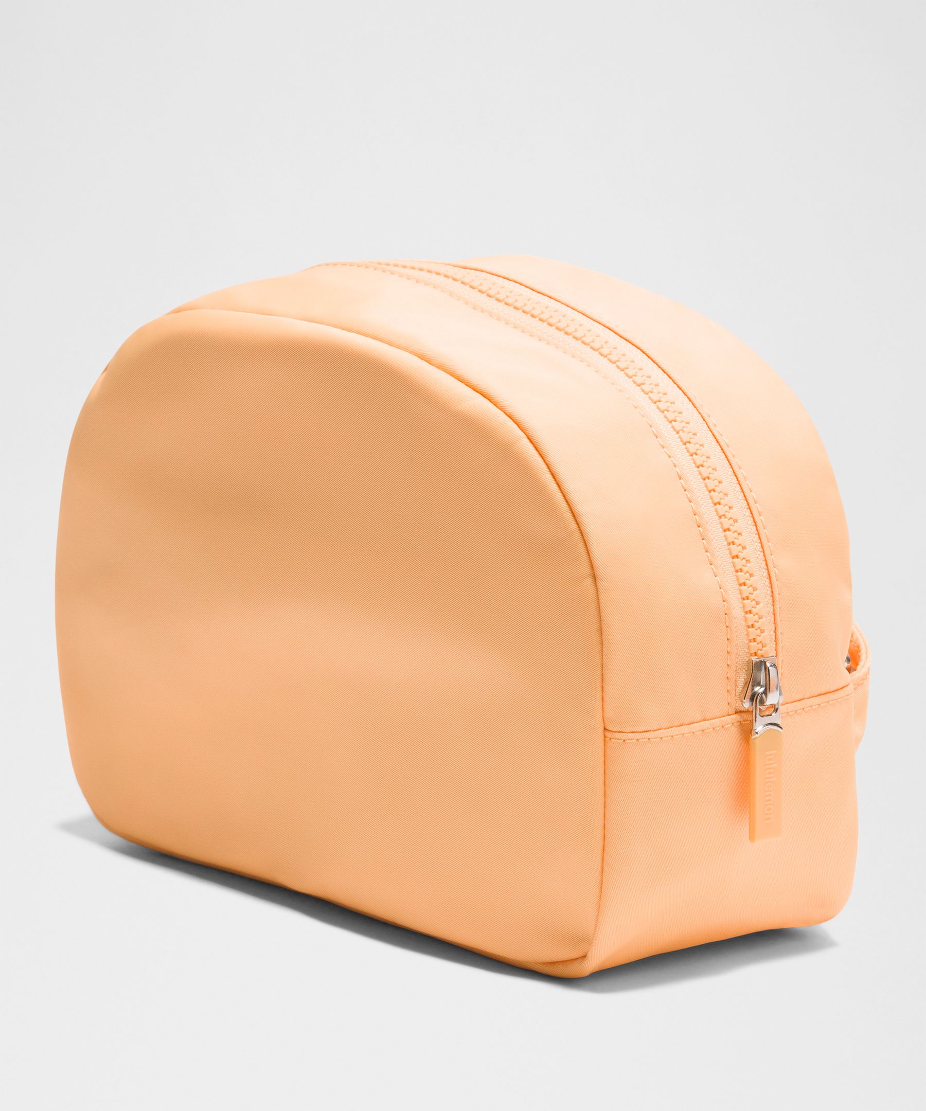 化粧ポーチ☆取り出しやすい【lululemon】City Essentials 4L♪ City Essentials Pouch 4L | Women's Bags,Purses,Wallets