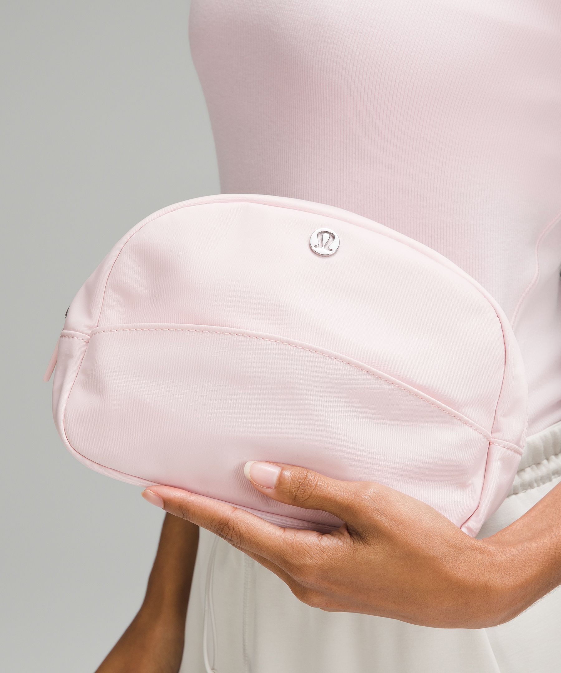 Handbag Lululemon Pink in Polyester - 31062421