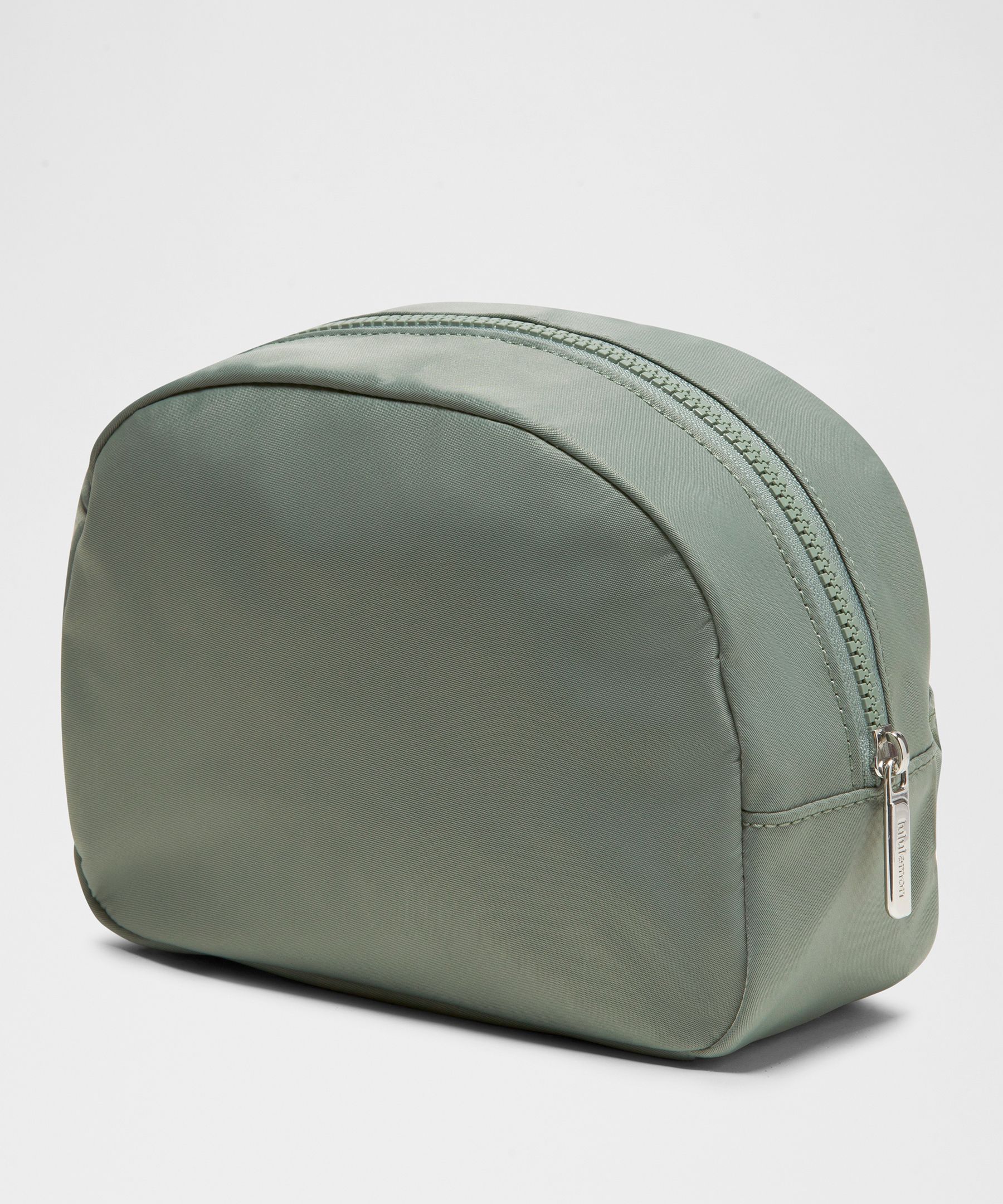 City Essentials Pouch 4L