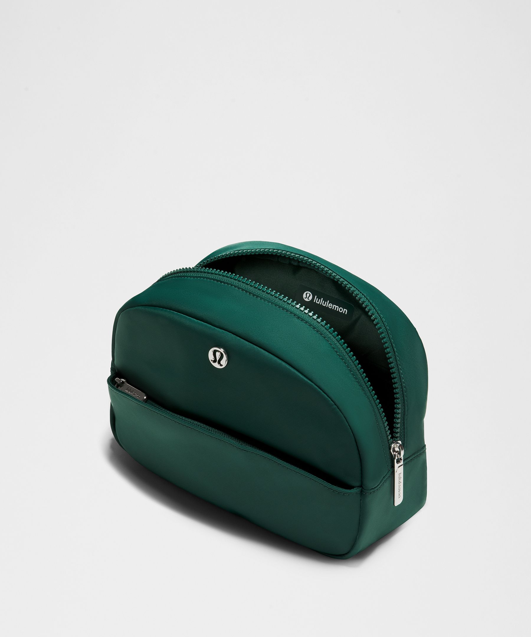 City Essentials Pouch 4L