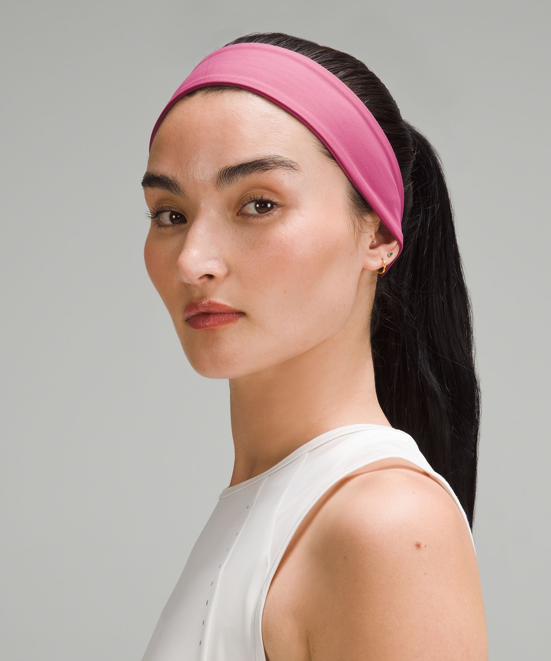 Lululemon Fly Away Tamer Headband Luxtreme (Pink Taupe) : :  Clothing, Shoes & Accessories