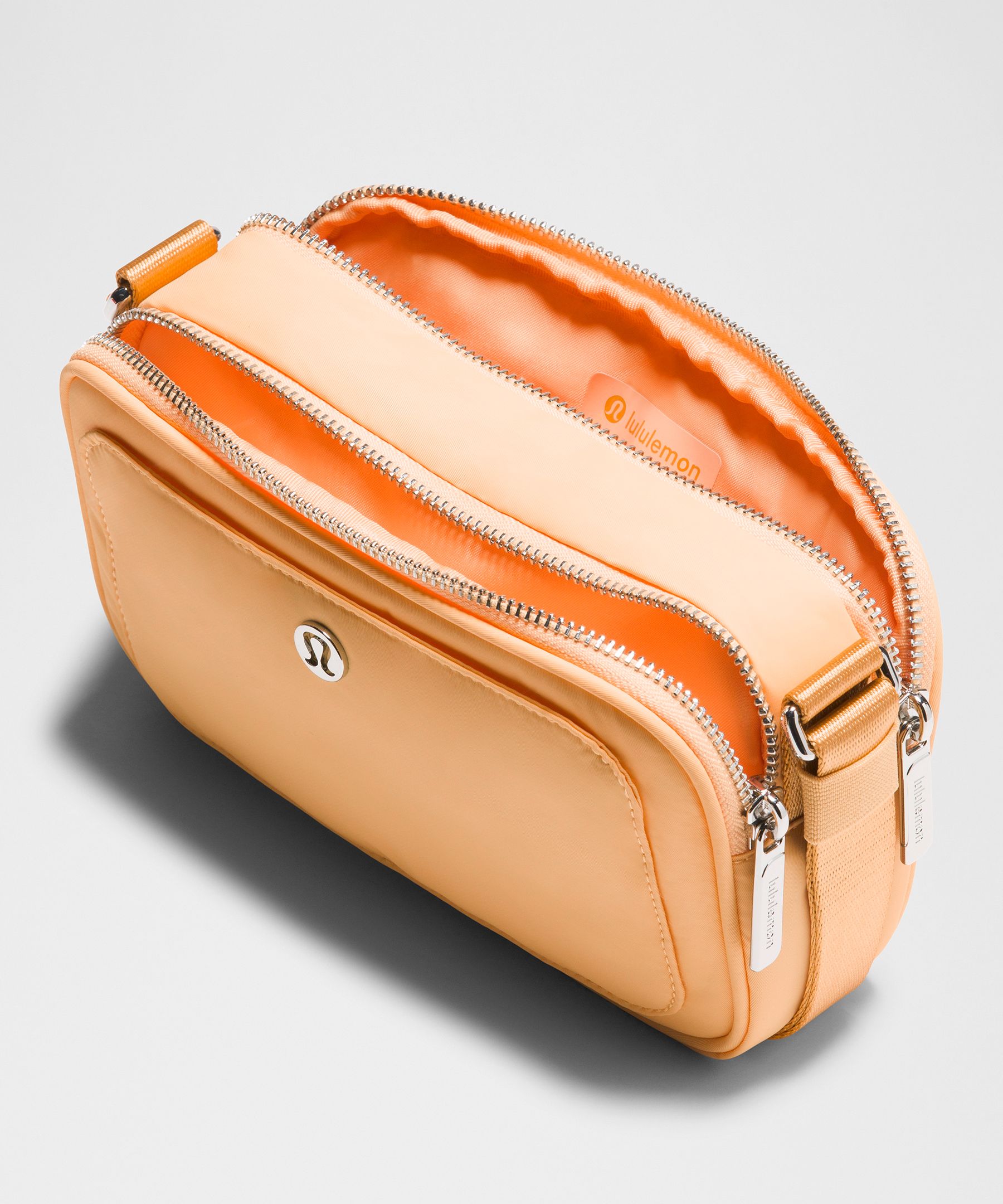 lululemon☆ コットンキャンバス・クロスボディ・ミニバッグ Mini Bags | lululemon Germany