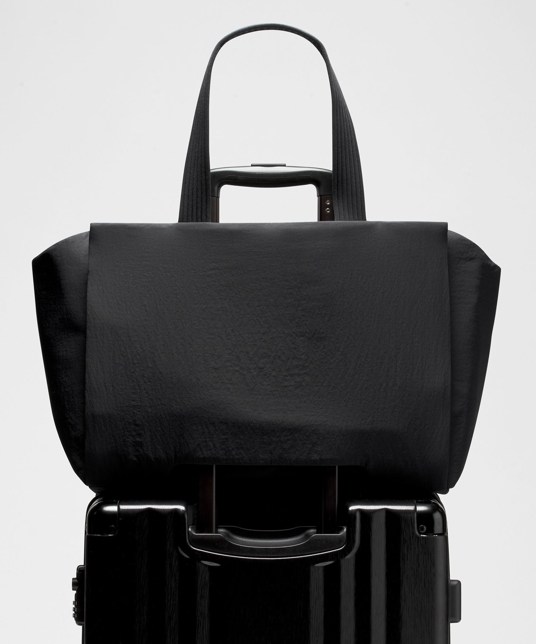 Triple Compartment Tote Bag 18L
