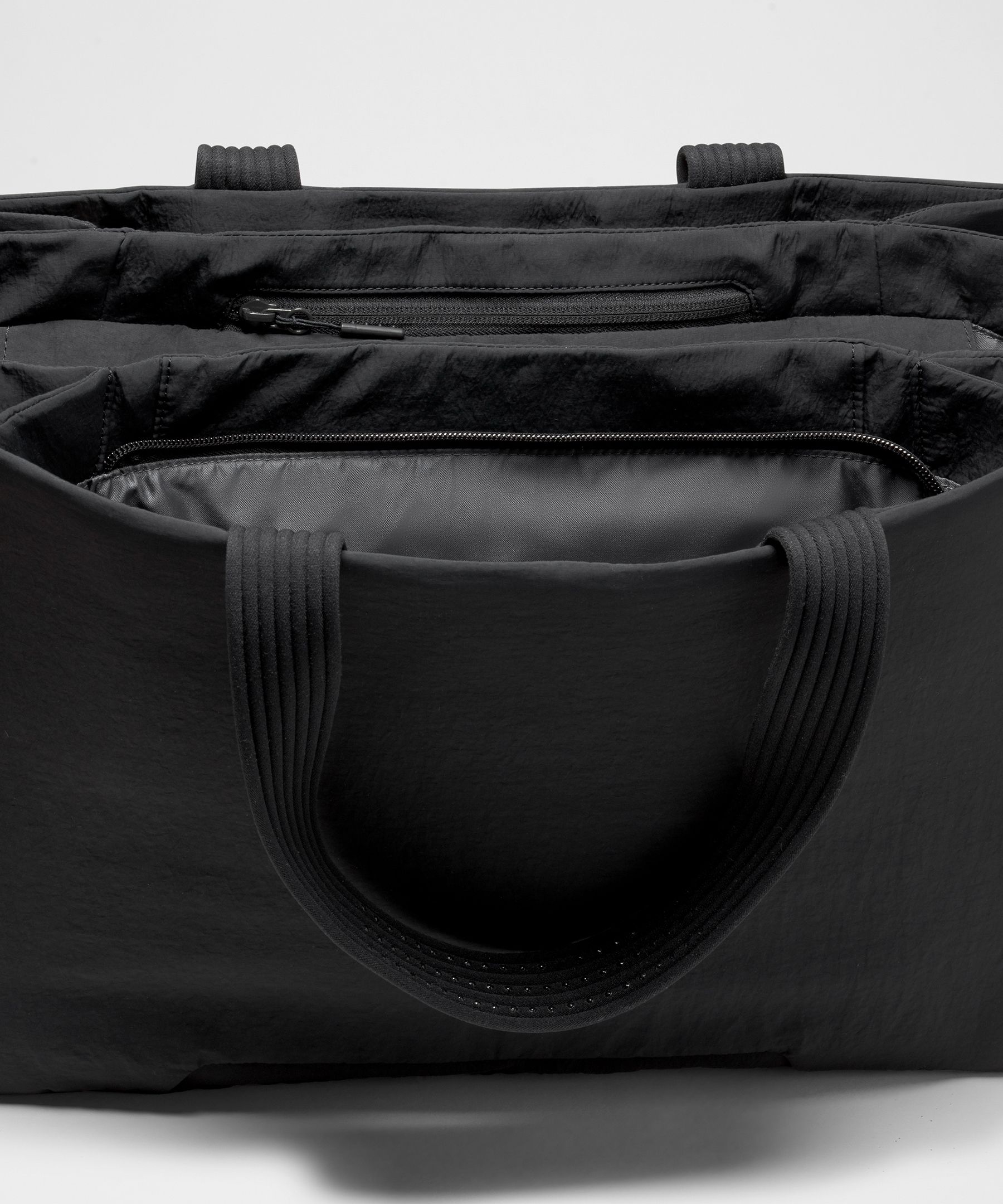 Triple Compartment Tote Bag 18L