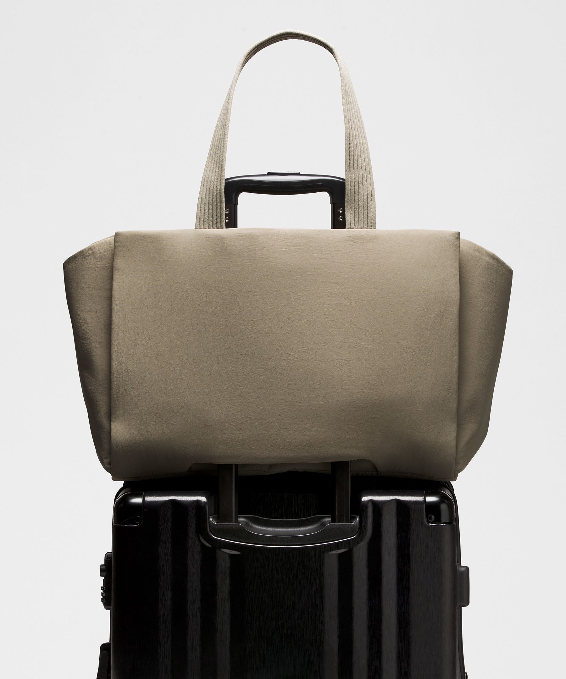 Triple Compartment Tote Bag 18L