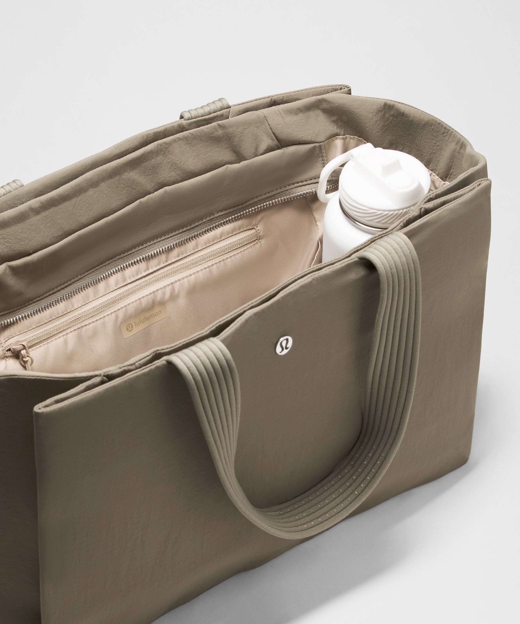 Triple Compartment Tote Bag 18L