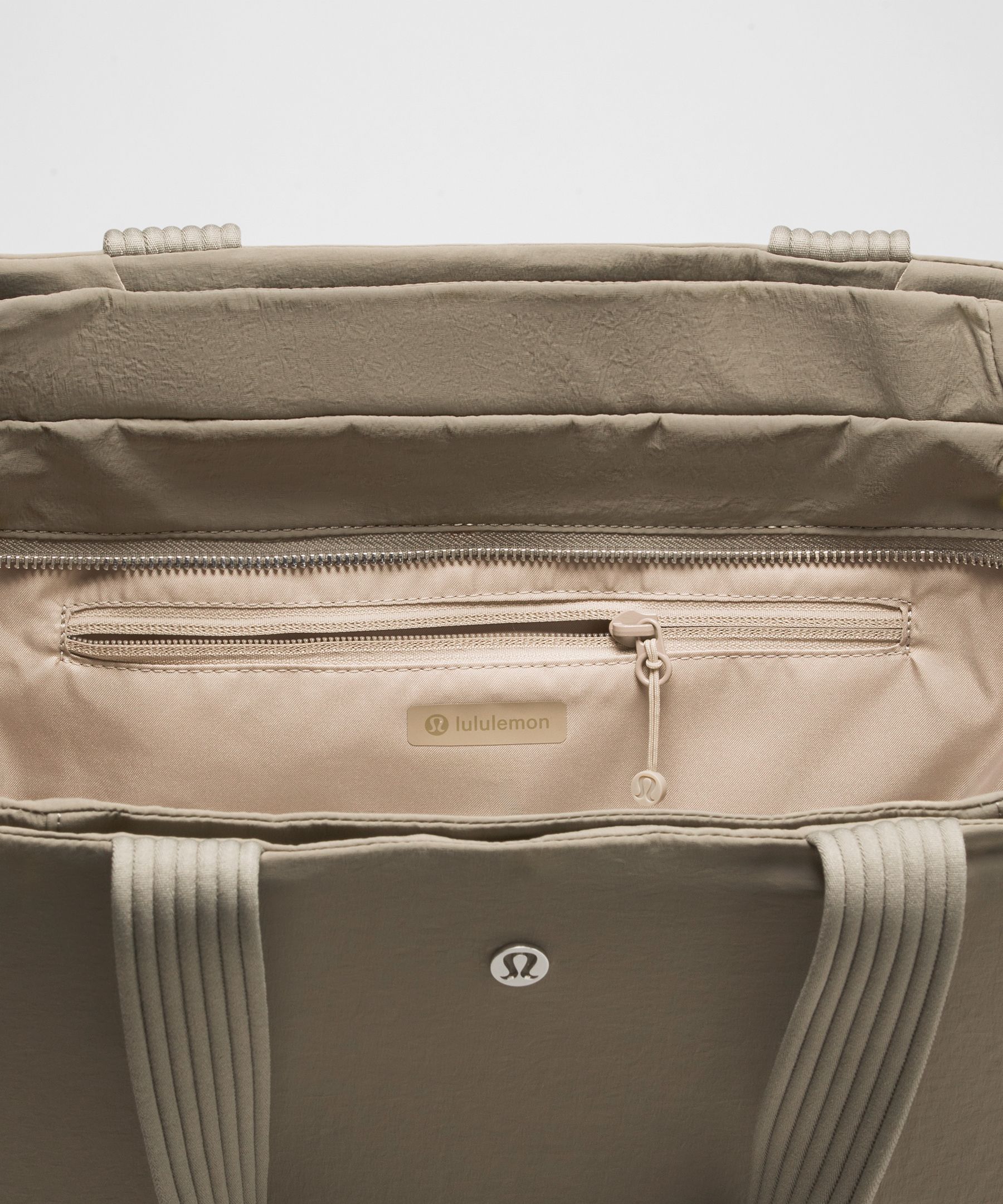 Triple Compartment Tote Bag 18L