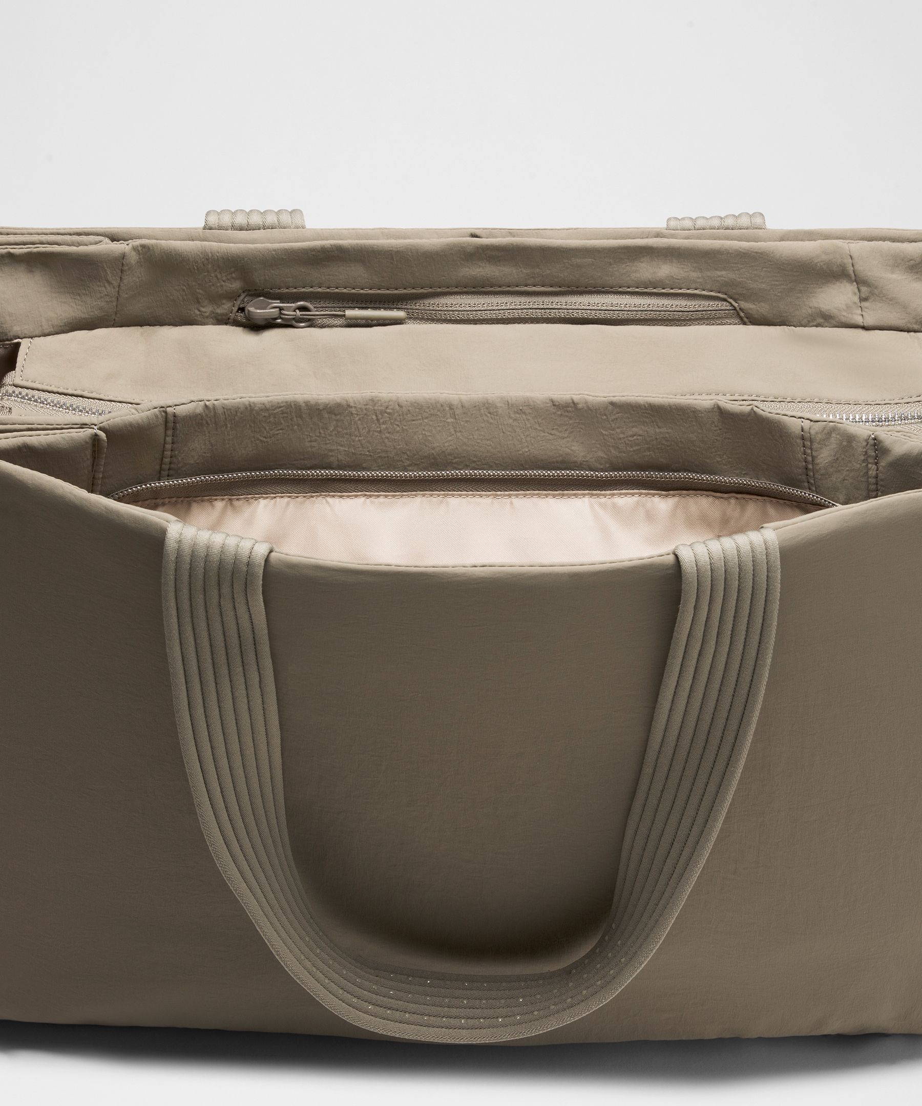 Triple Compartment Tote Bag 18L