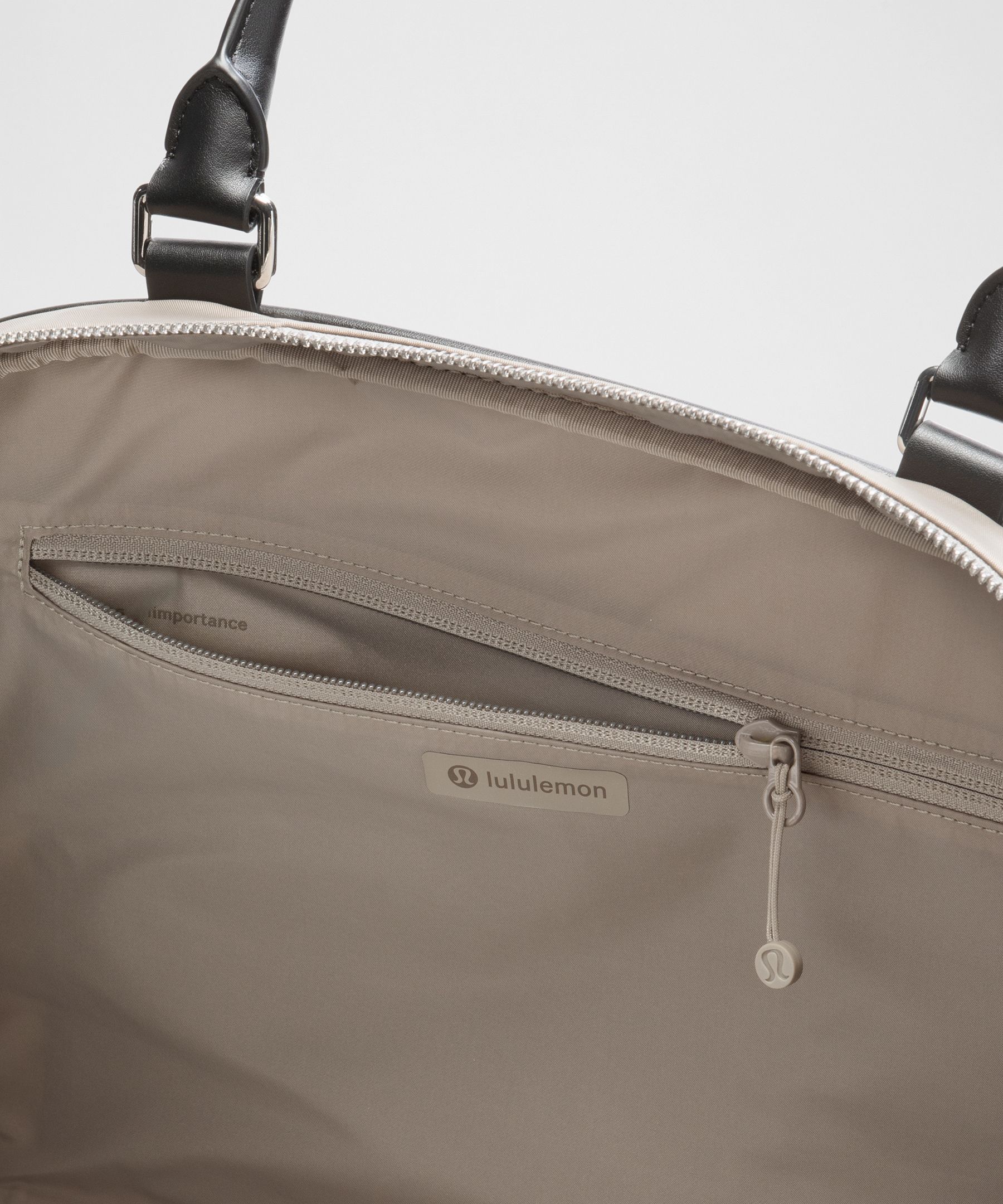 Lululemon Bowler Duffle Bag 17l