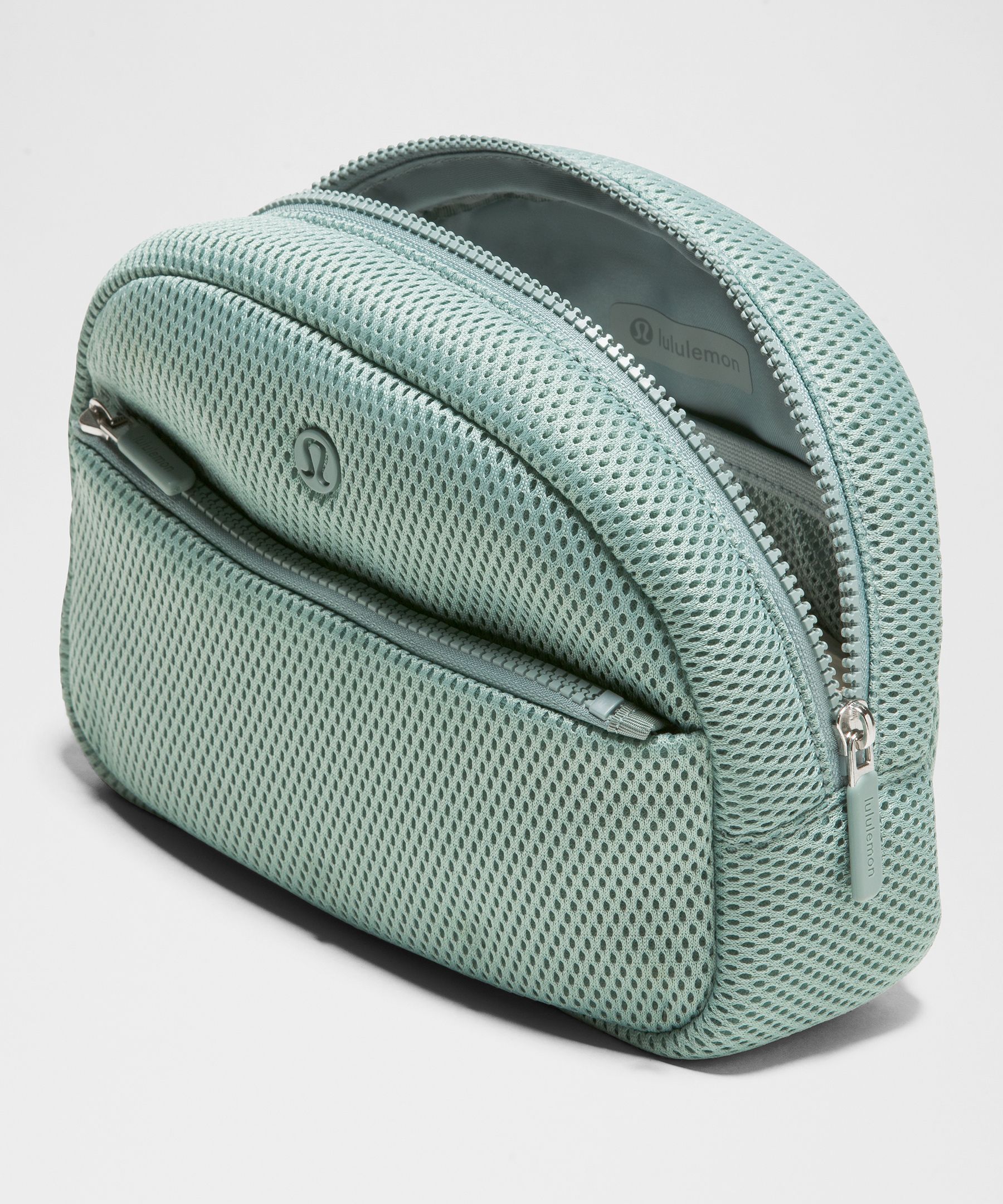 Lululemon City Essentials Pouch 4l Knit Mesh