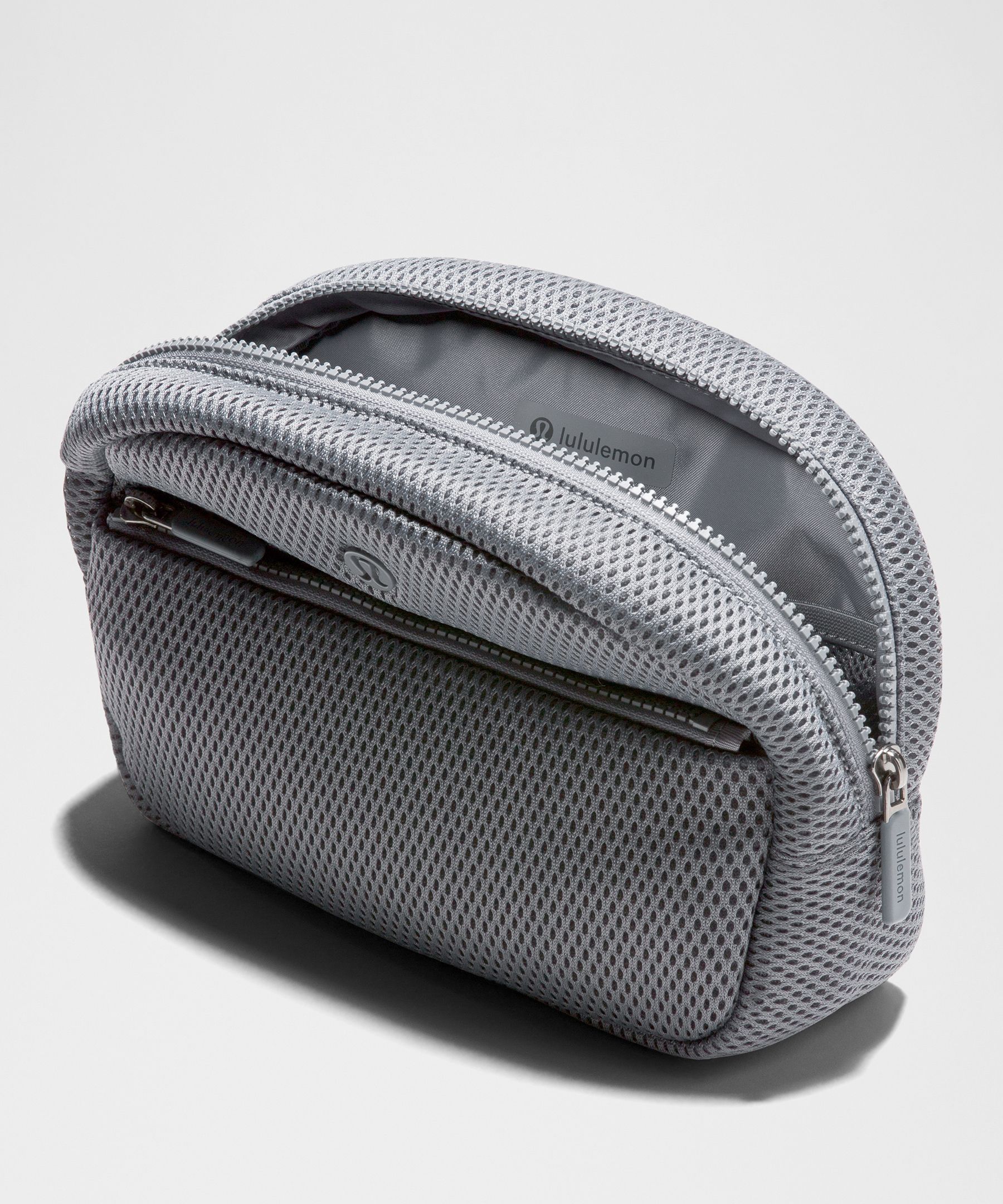 Lululemon - City Essentials Pouch 4l  - Solar Grey