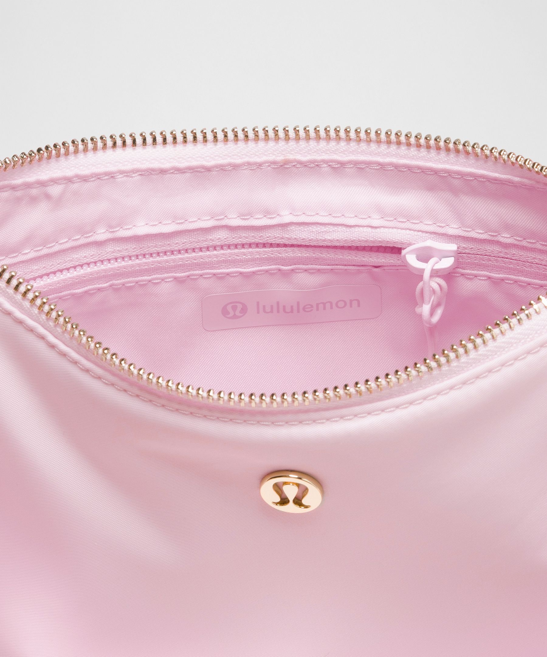 City Essentials Small Shoulder Bag 3L