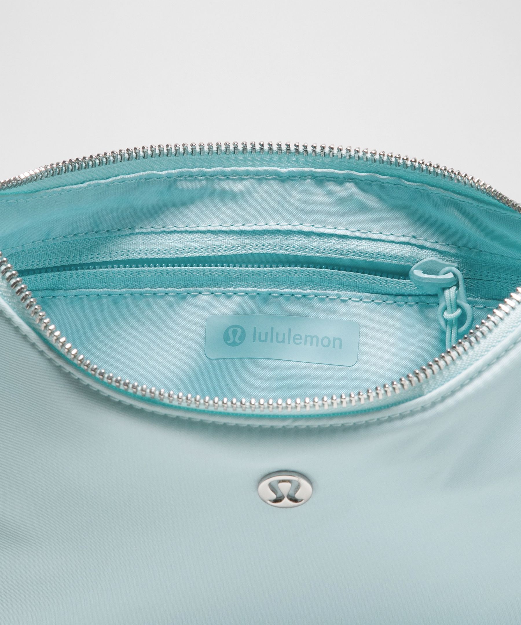 City Essentials Small Shoulder Bag 3L