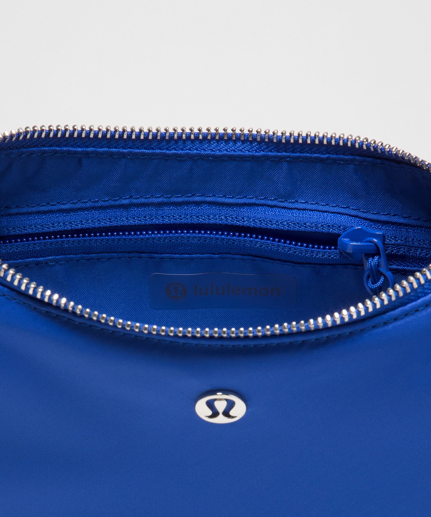 City Essentials Small Shoulder Bag 3L