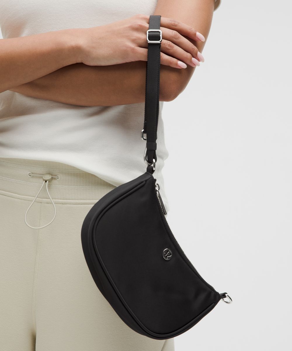 City Essentials Mini Shoulder Bag 1L