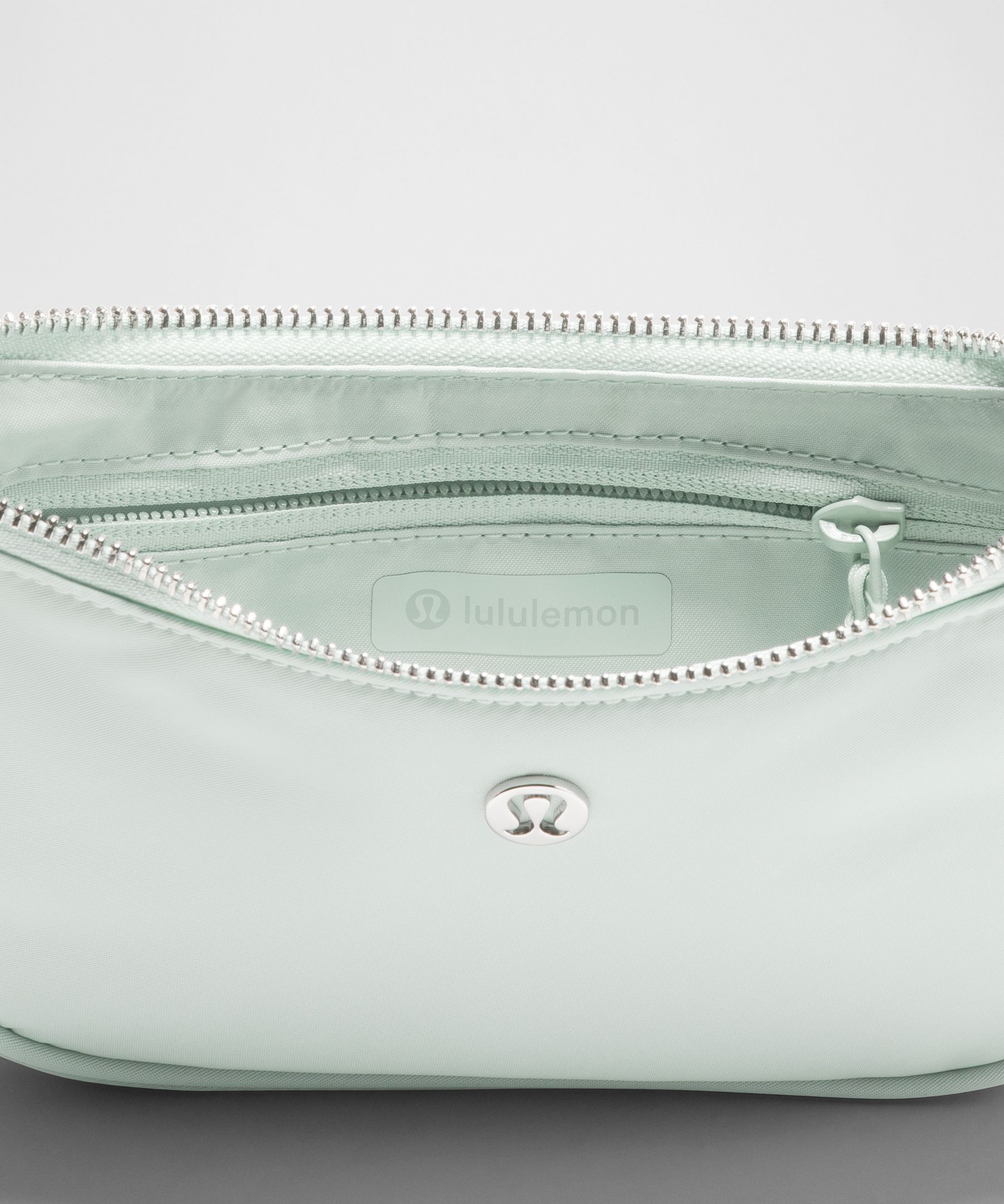 City Essentials Mini Shoulder Bag 1L